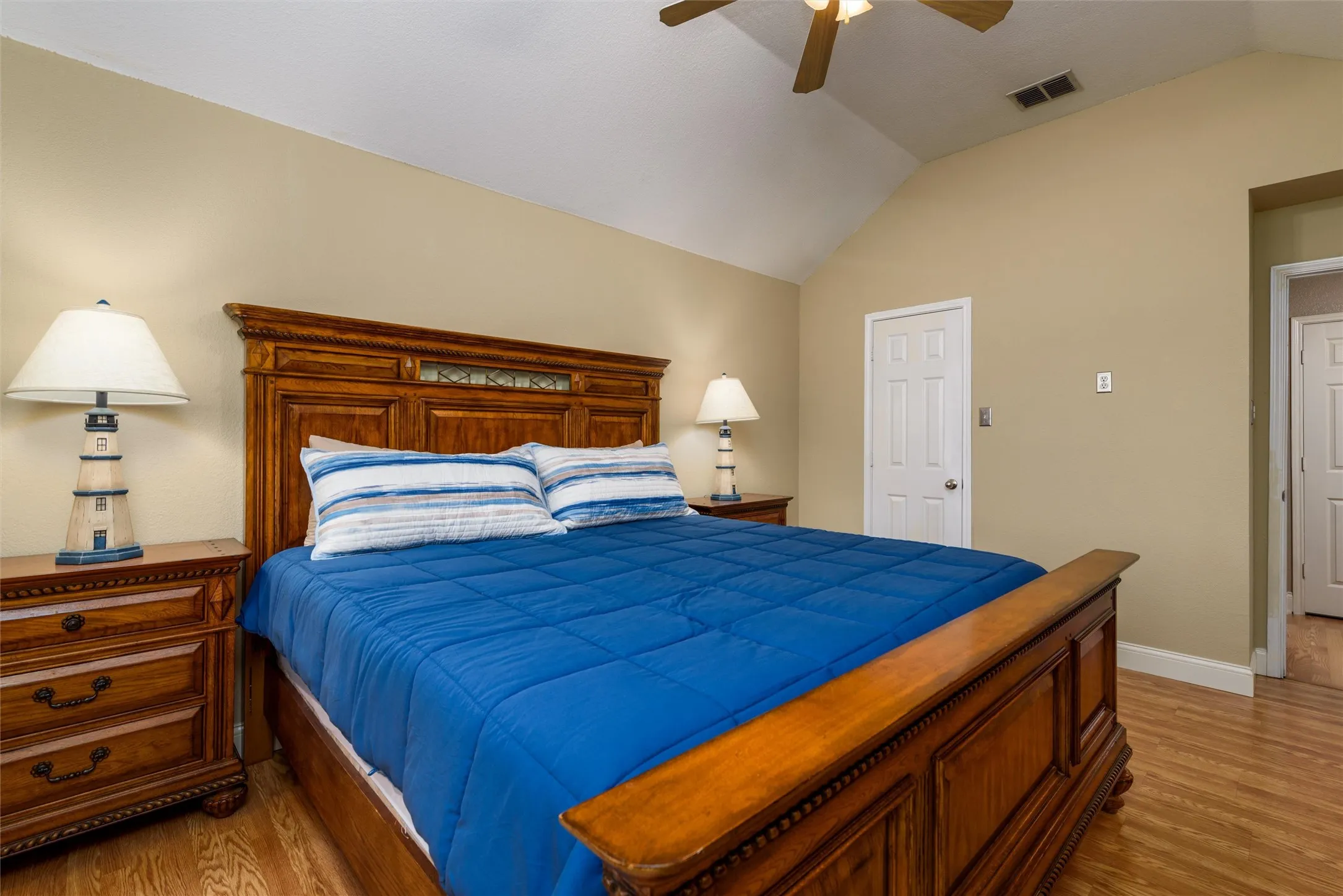 Single Family Residence For Sale in Collin County , 5800 Pine Ridge Boulevard, Mc Kinney, Texas 75070, 4 Bedroom, 3 Bathroom, 2 Garage spaces, 2,630 Sqft, built in 2001, mls#21375867, Real Estate Agent in Mc Kinney, Homes For Sale in Collin county, Homes For Sale in Mc Kinney, Realtor in Mc Kinney Texas, Real Estate Brokerage Independent Realty Texas, Luminita Cordes Realtor