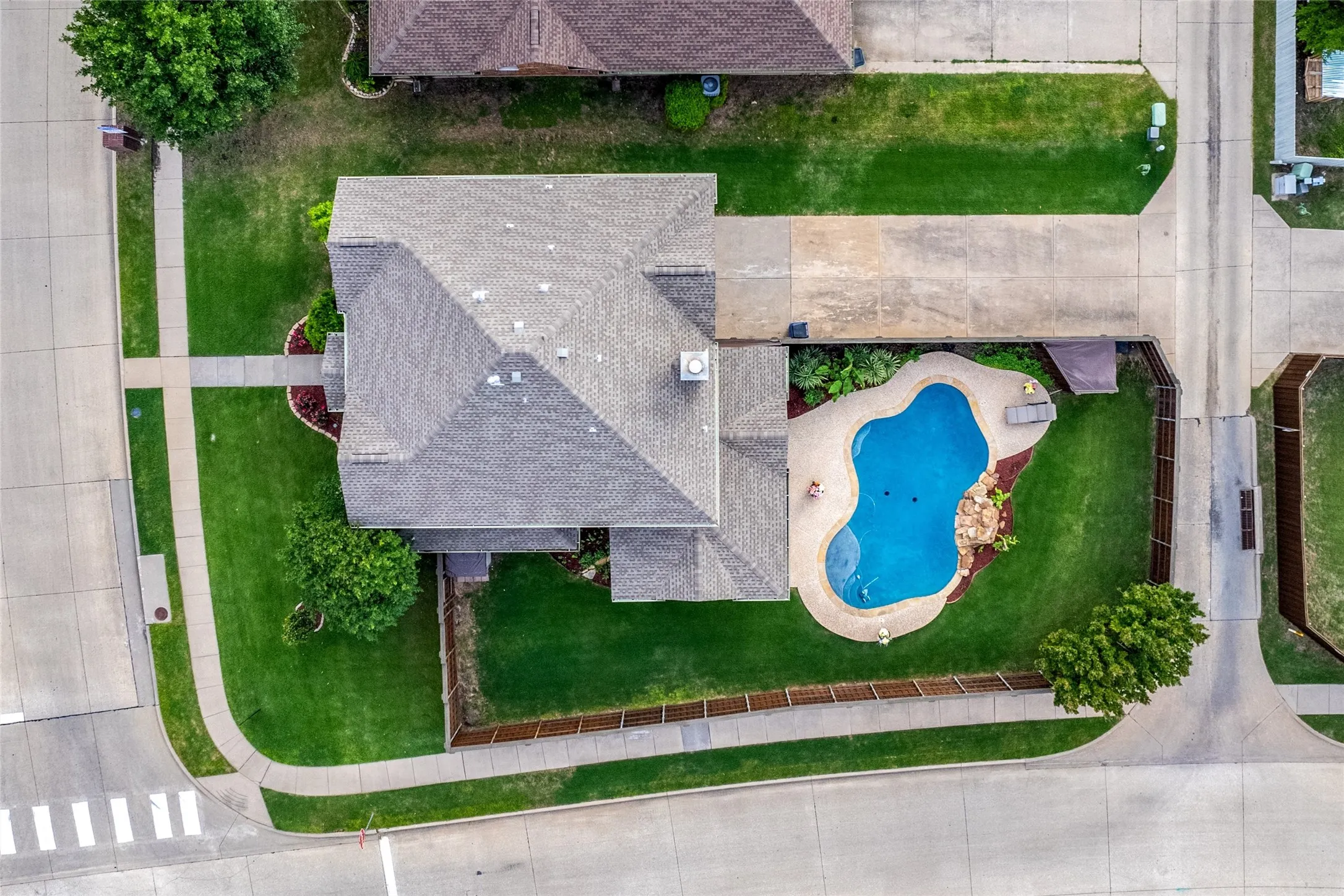 Single Family Residence For Sale in Collin County , 5800 Pine Ridge Boulevard, Mc Kinney, Texas 75070, 4 Bedroom, 3 Bathroom, 2 Garage spaces, 2,630 Sqft, built in 2001, mls#21375867, Real Estate Agent in Mc Kinney, Homes For Sale in Collin county, Homes For Sale in Mc Kinney, Realtor in Mc Kinney Texas, Real Estate Brokerage Independent Realty Texas, Luminita Cordes Realtor