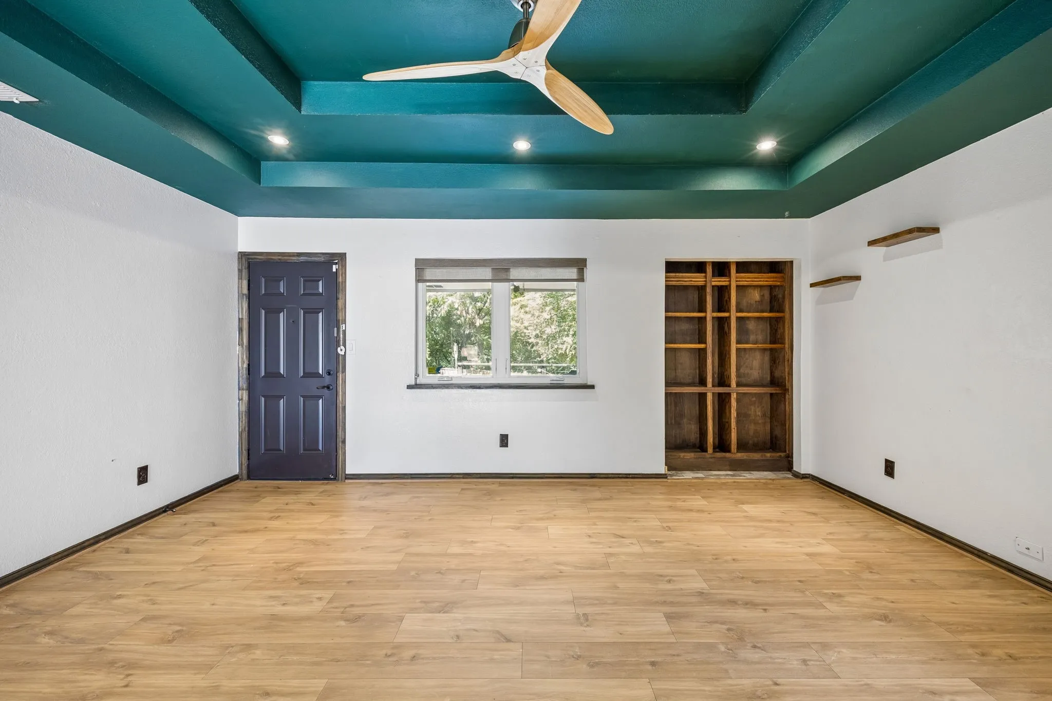Single Family Residence For Sale in Dallas County , 2749 Buna Drive, Dallas, Texas 75211, 2 Bedroom, 2 Bathroom, 1 Garage spaces, 1,147 Sqft, built in 1986, mls#21373605, Real Estate Agent in Dallas, Homes For Sale in Dallas county, Homes For Sale in Dallas, Realtor in Dallas Texas, Real Estate Brokerage Independent Realty Texas, Luminita Cordes Realtor