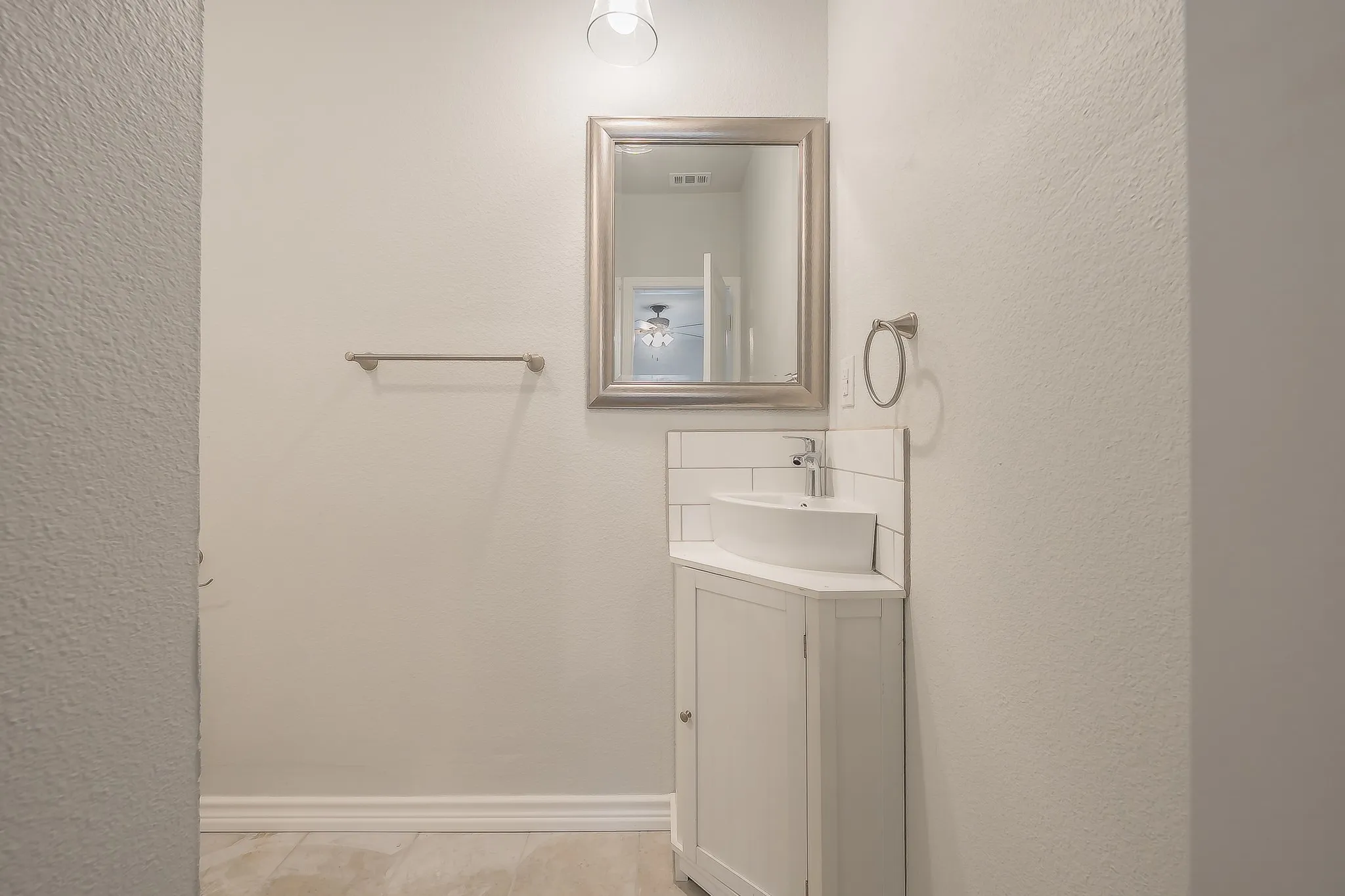 Single Family Residence For Sale in Tarrant County , 3613 Ada Avenue, Fort Worth, Texas 76105, 3 Bedroom, 2 Bathroom, Garage spaces, 1,290 Sqft, built in 1929, mls#21375043, Real Estate Agent in Fort Worth, Homes For Sale in Tarrant county, Homes For Sale in Fort Worth, Realtor in Fort Worth Texas, Real Estate Brokerage Independent Realty Texas, Luminita Cordes Realtor