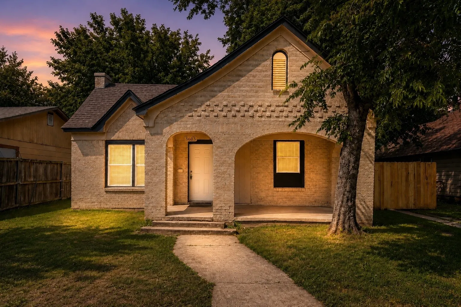 Single Family Residence For Sale in Tarrant County , 3613 Ada Avenue, Fort Worth, Texas 76105, 3 Bedroom, 2 Bathroom, Garage spaces, 1,290 Sqft, built in 1929, mls#21375043, Real Estate Agent in Fort Worth, Homes For Sale in Tarrant county, Homes For Sale in Fort Worth, Realtor in Fort Worth Texas, Real Estate Brokerage Independent Realty Texas, Luminita Cordes Realtor