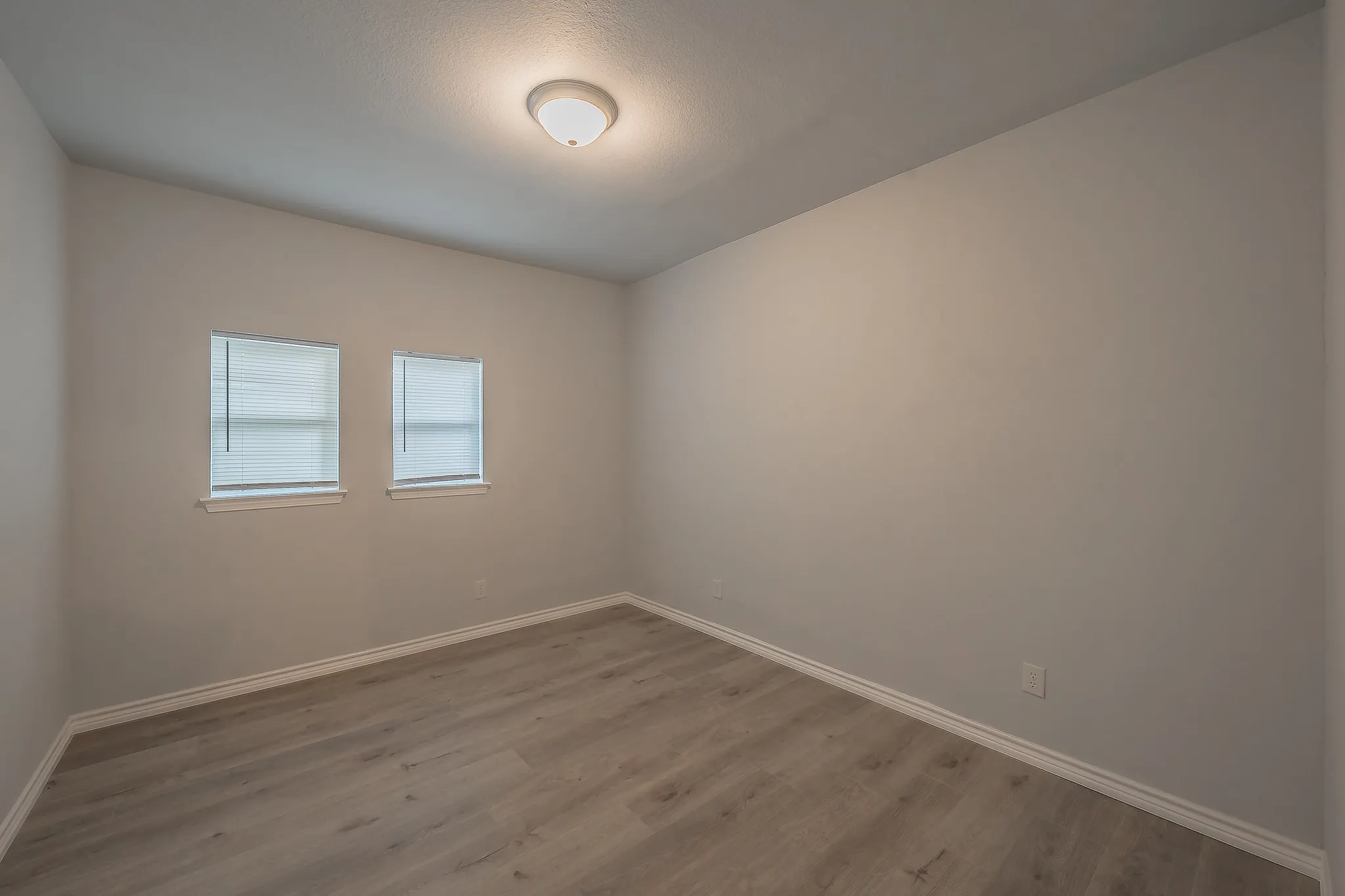 Single Family Residence For Sale in Tarrant County , 3613 Ada Avenue, Fort Worth, Texas 76105, 3 Bedroom, 2 Bathroom, Garage spaces, 1,290 Sqft, built in 1929, mls#21375043, Real Estate Agent in Fort Worth, Homes For Sale in Tarrant county, Homes For Sale in Fort Worth, Realtor in Fort Worth Texas, Real Estate Brokerage Independent Realty Texas, Luminita Cordes Realtor