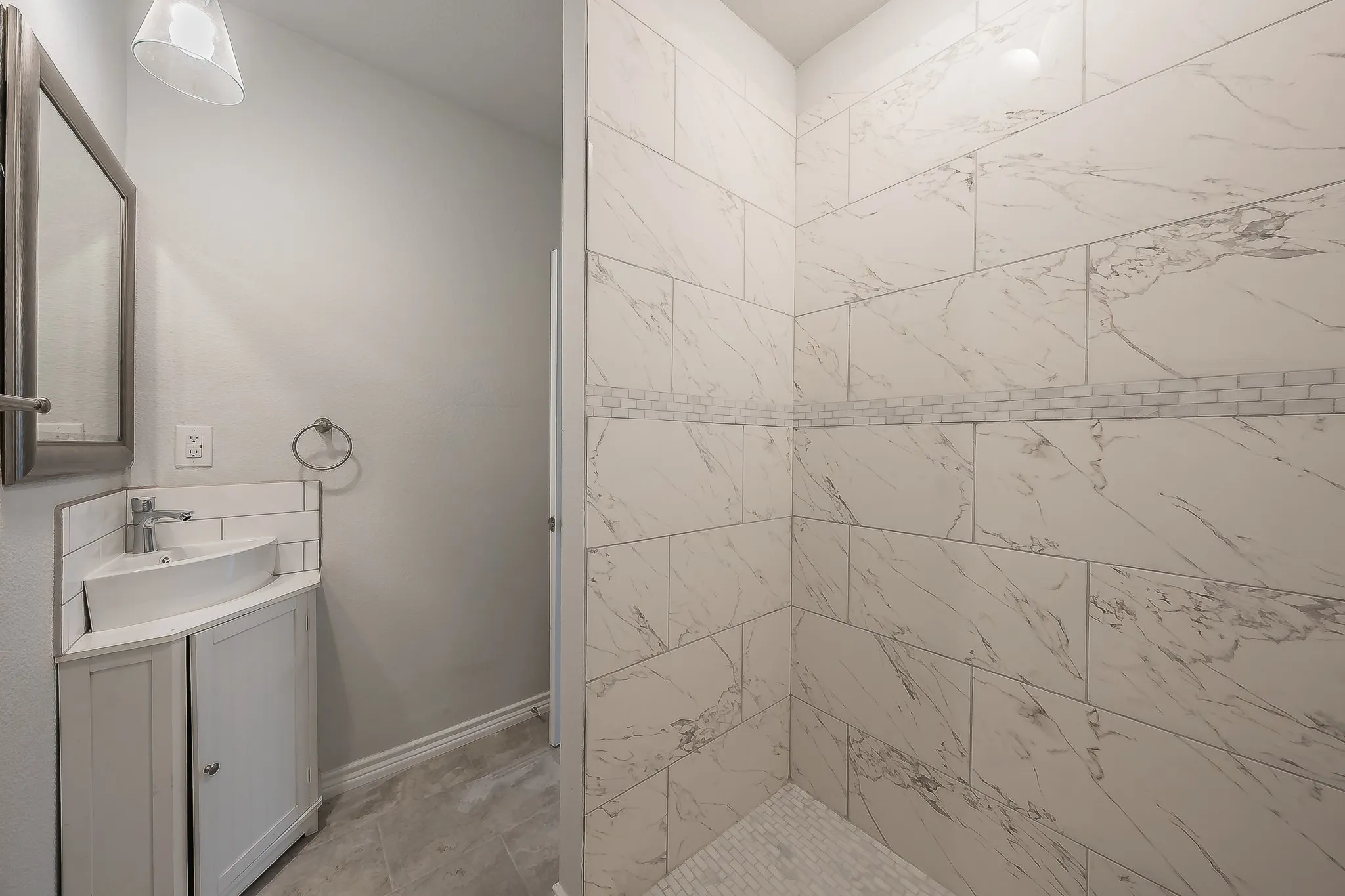 Single Family Residence For Sale in Tarrant County , 3613 Ada Avenue, Fort Worth, Texas 76105, 3 Bedroom, 2 Bathroom, Garage spaces, 1,290 Sqft, built in 1929, mls#21375043, Real Estate Agent in Fort Worth, Homes For Sale in Tarrant county, Homes For Sale in Fort Worth, Realtor in Fort Worth Texas, Real Estate Brokerage Independent Realty Texas, Luminita Cordes Realtor