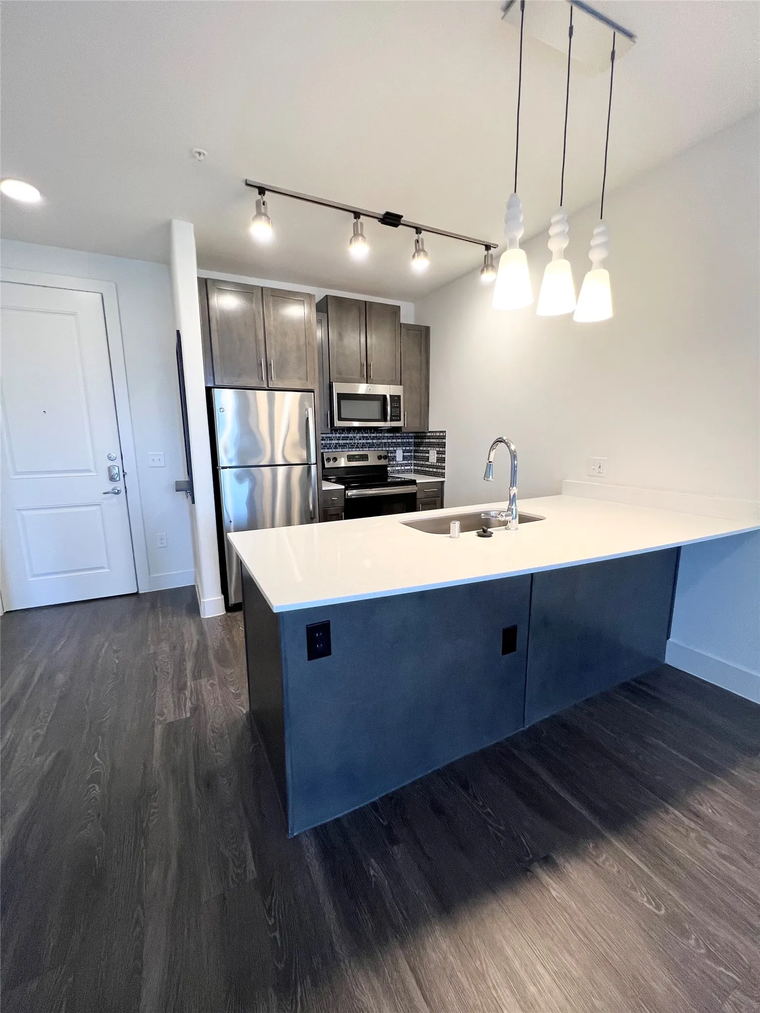 Apartment For Rent in Collin County , 6080 Water Street 2275, Plano, Texas 75024, 1 Bedroom, 1 Bathroom, 2 Garage spaces, 702 Sqft, built in 2019, mls#21375941, Real Estate Agent in Plano, Homes For Rent in Collin county, Homes For Rent in Plano, Realtor in Plano Texas, Real Estate Brokerage Independent Realty Texas, Luminita Cordes Realtor