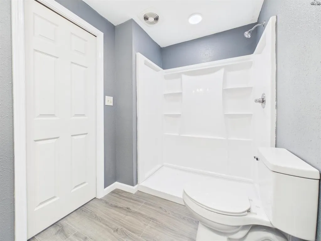 Single Family Residence For Sale in Wichita County , 4506 Melody Lane, Wichita Falls, Texas 76302, 4 Bedroom, 3 Bathroom, 4 Garage spaces, 1,914 Sqft, built in 1966, mls#21375906, Real Estate Agent in Wichita Falls, Homes For Sale in Wichita county, Homes For Sale in Wichita Falls, Realtor in Wichita Falls Texas, Real Estate Brokerage Independent Realty Texas, Luminita Cordes Realtor