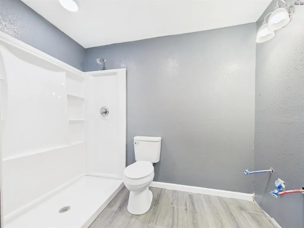 Single Family Residence For Sale in Wichita County , 4506 Melody Lane, Wichita Falls, Texas 76302, 4 Bedroom, 3 Bathroom, 4 Garage spaces, 1,914 Sqft, built in 1966, mls#21375906, Real Estate Agent in Wichita Falls, Homes For Sale in Wichita county, Homes For Sale in Wichita Falls, Realtor in Wichita Falls Texas, Real Estate Brokerage Independent Realty Texas, Luminita Cordes Realtor