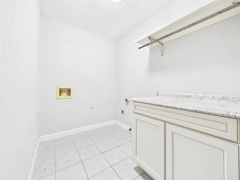 Single Family Residence For Sale in Wichita County , 4506 Melody Lane, Wichita Falls, Texas 76302, 4 Bedroom, 3 Bathroom, 4 Garage spaces, 1,914 Sqft, built in 1966, mls#21375906, Real Estate Agent in Wichita Falls, Homes For Sale in Wichita county, Homes For Sale in Wichita Falls, Realtor in Wichita Falls Texas, Real Estate Brokerage Independent Realty Texas, Luminita Cordes Realtor