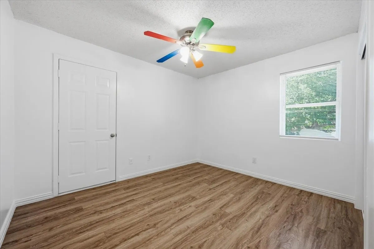Single Family Residence For Rent in Ellis County , 104 Parker Street, Italy, Texas 76651, 3 Bedroom, 2 Bathroom, 2 Garage spaces, 1,200 Sqft, built in 1972, mls#21375944, Real Estate Agent in Italy, Homes For Rent in Ellis county, Homes For Rent in Italy, Realtor in Italy Texas, Real Estate Brokerage Independent Realty Texas, Luminita Cordes Realtor