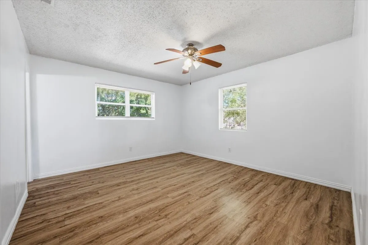 Single Family Residence For Rent in Ellis County , 104 Parker Street, Italy, Texas 76651, 3 Bedroom, 2 Bathroom, 2 Garage spaces, 1,200 Sqft, built in 1972, mls#21375944, Real Estate Agent in Italy, Homes For Rent in Ellis county, Homes For Rent in Italy, Realtor in Italy Texas, Real Estate Brokerage Independent Realty Texas, Luminita Cordes Realtor