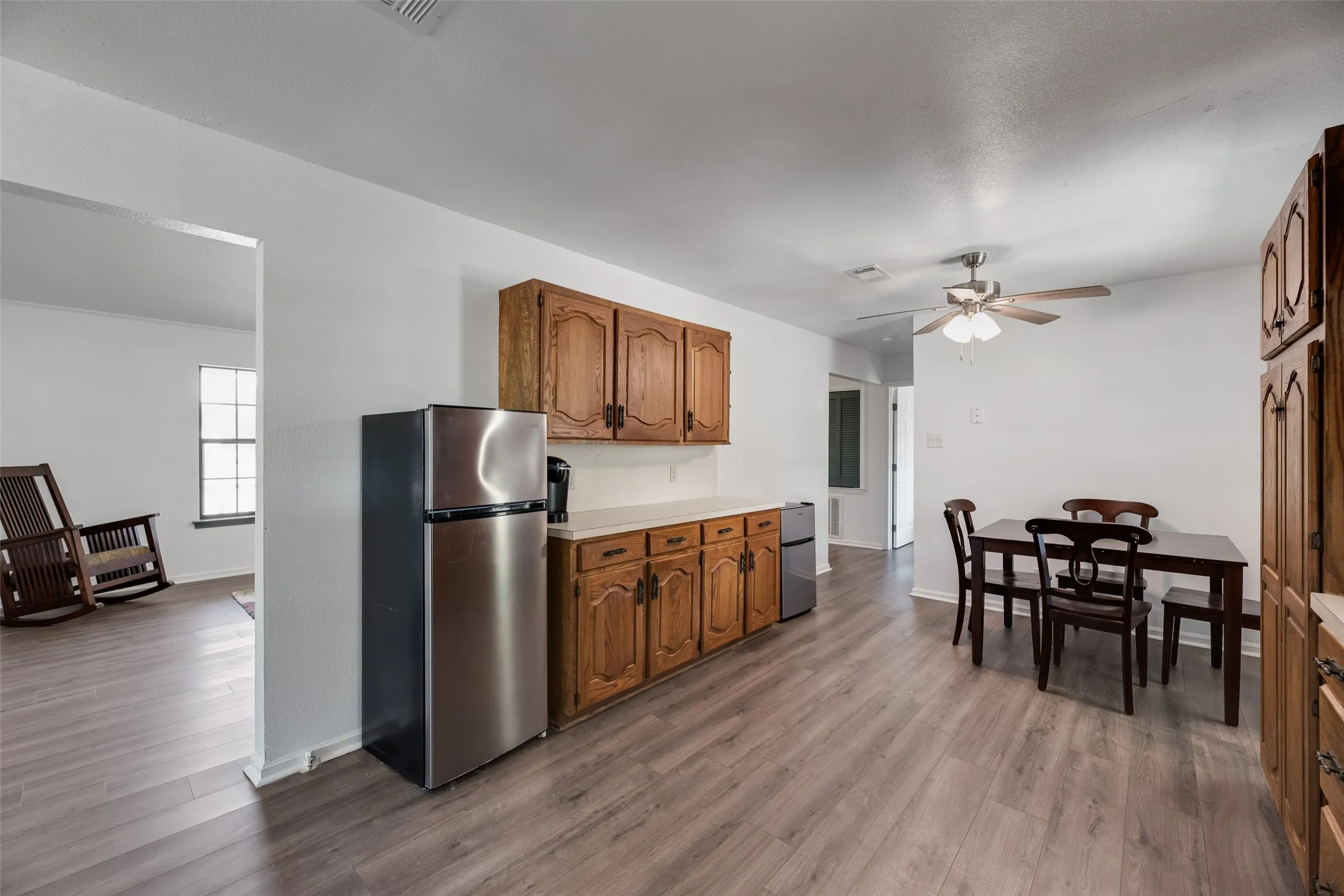 Farm For Sale in Kaufman County , 17450 Fm 2613, Kemp, Texas 75143, 3 Bedroom, 2 Bathroom, Garage spaces, 1,768 Sqft, built in 1992, mls#21364622, Real Estate Agent in Kemp, Homes For Sale in Kaufman county, Homes For Sale in Kemp, Realtor in Kemp Texas, Real Estate Brokerage Independent Realty Texas, Luminita Cordes Realtor