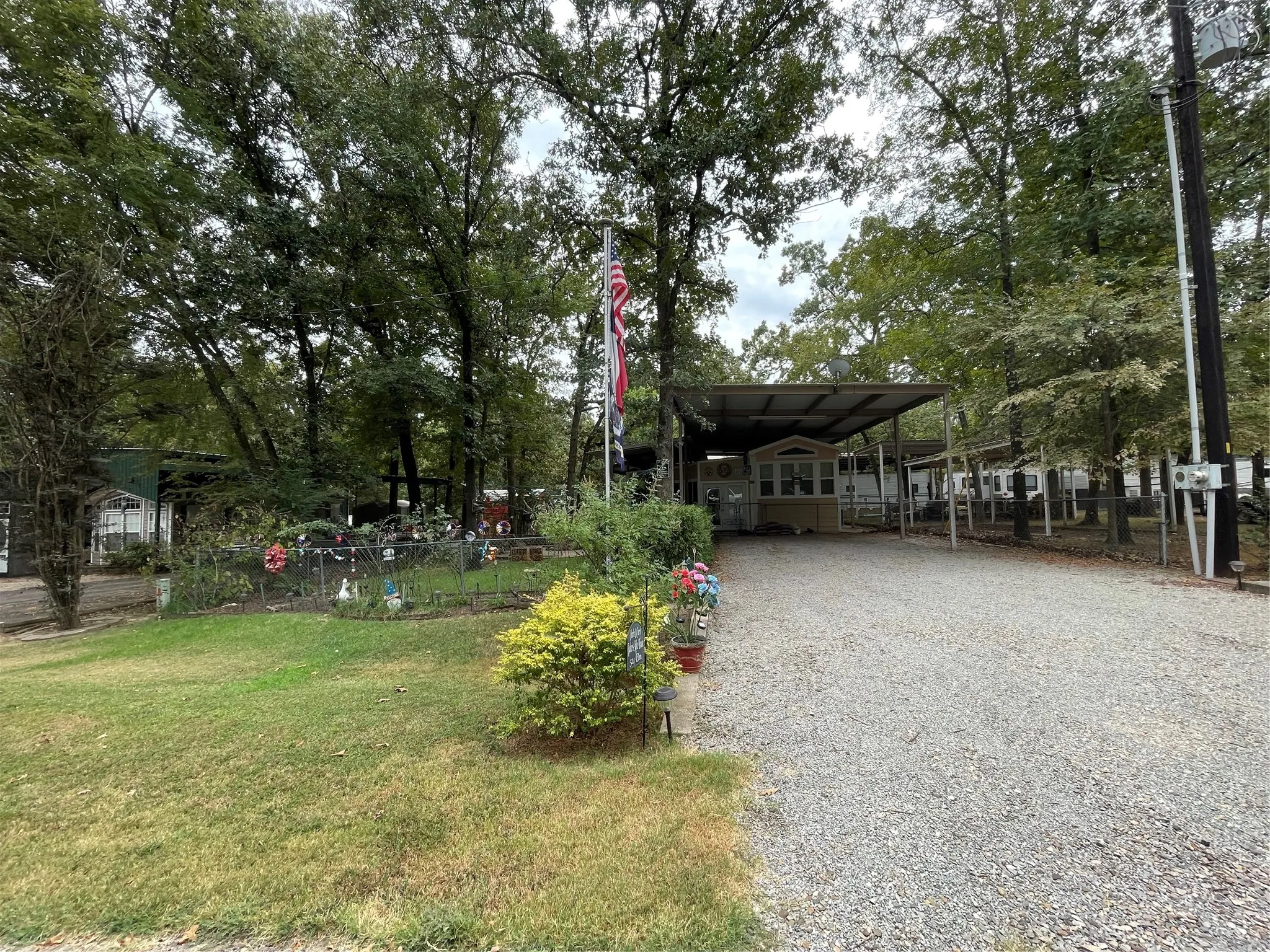 Manufactured Home For Sale in Wood County , 6435 FM 17 524, 525, 553, 554, Yantis, Texas 75497, 1 Bedroom, 1 Bathroom, 1 Garage spaces, 994 Sqft, built in 0, mls#21375935, Real Estate Agent in Yantis, Homes For Sale in Wood county, Homes For Sale in Yantis, Realtor in Yantis Texas, Real Estate Brokerage Independent Realty Texas, Luminita Cordes Realtor