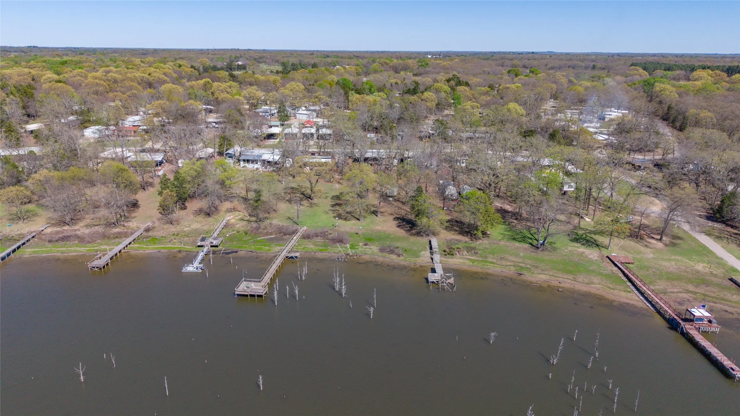 Manufactured Home For Sale in Wood County , 6435 FM 17 524, 525, 553, 554, Yantis, Texas 75497, 1 Bedroom, 1 Bathroom, 1 Garage spaces, 994 Sqft, built in 0, mls#21375935, Real Estate Agent in Yantis, Homes For Sale in Wood county, Homes For Sale in Yantis, Realtor in Yantis Texas, Real Estate Brokerage Independent Realty Texas, Luminita Cordes Realtor