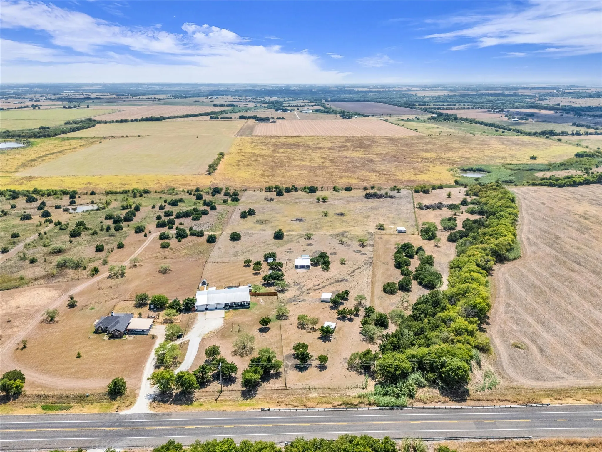 Single Family Residence For Sale in Mc Lennan County , 4175 Eddy Gatesville Parkway, Moody, Texas 76557, 2 Bedroom, 2 Bathroom, 3 Garage spaces, 2,534 Sqft, built in 2019, mls#21373903, Real Estate Agent in Moody, Homes For Sale in Mc Lennan county, Homes For Sale in Moody, Realtor in Moody Texas, Real Estate Brokerage Independent Realty Texas, Luminita Cordes Realtor