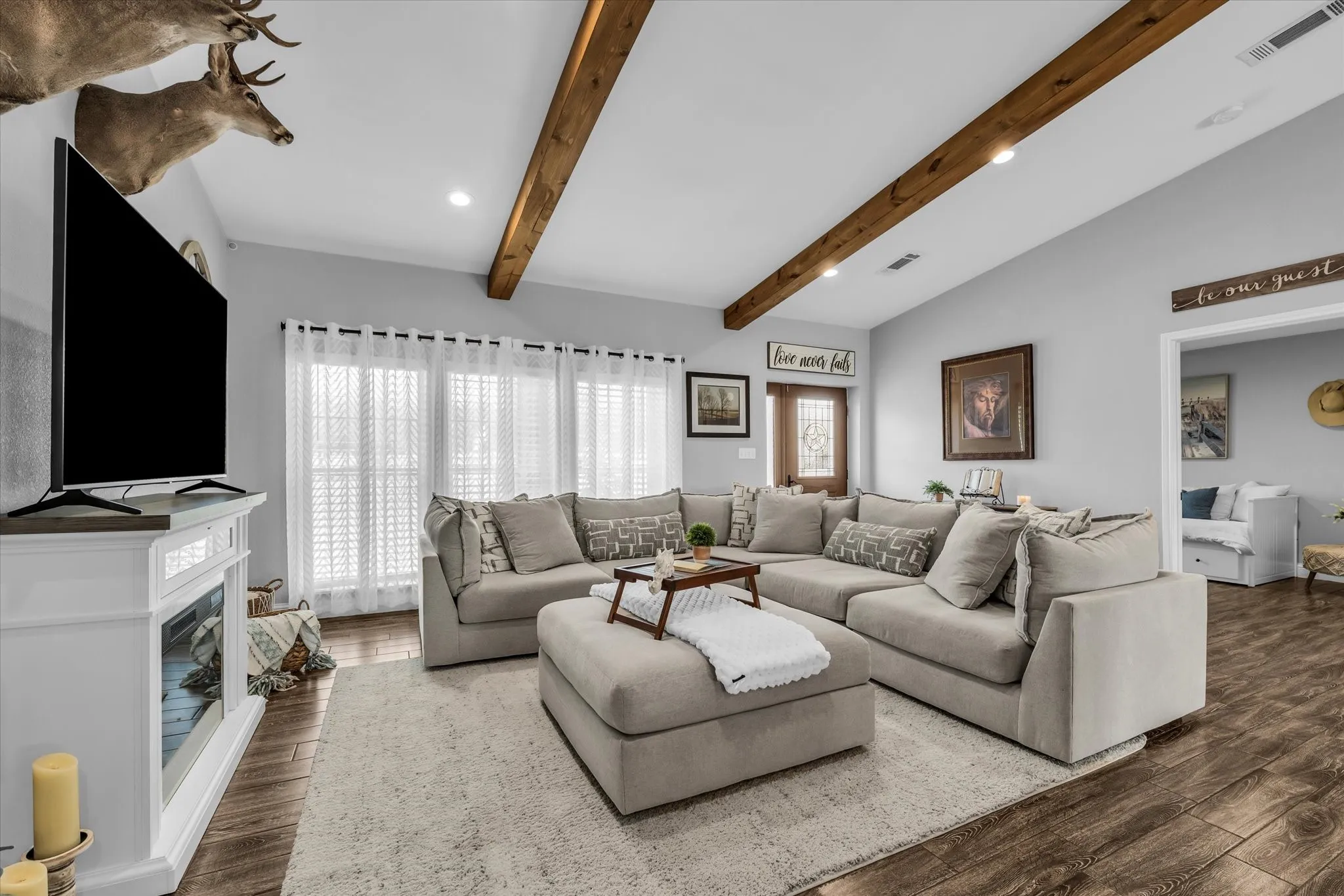 Single Family Residence For Sale in Mc Lennan County , 4175 Eddy Gatesville Parkway, Moody, Texas 76557, 2 Bedroom, 2 Bathroom, 3 Garage spaces, 2,534 Sqft, built in 2019, mls#21373903, Real Estate Agent in Moody, Homes For Sale in Mc Lennan county, Homes For Sale in Moody, Realtor in Moody Texas, Real Estate Brokerage Independent Realty Texas, Luminita Cordes Realtor