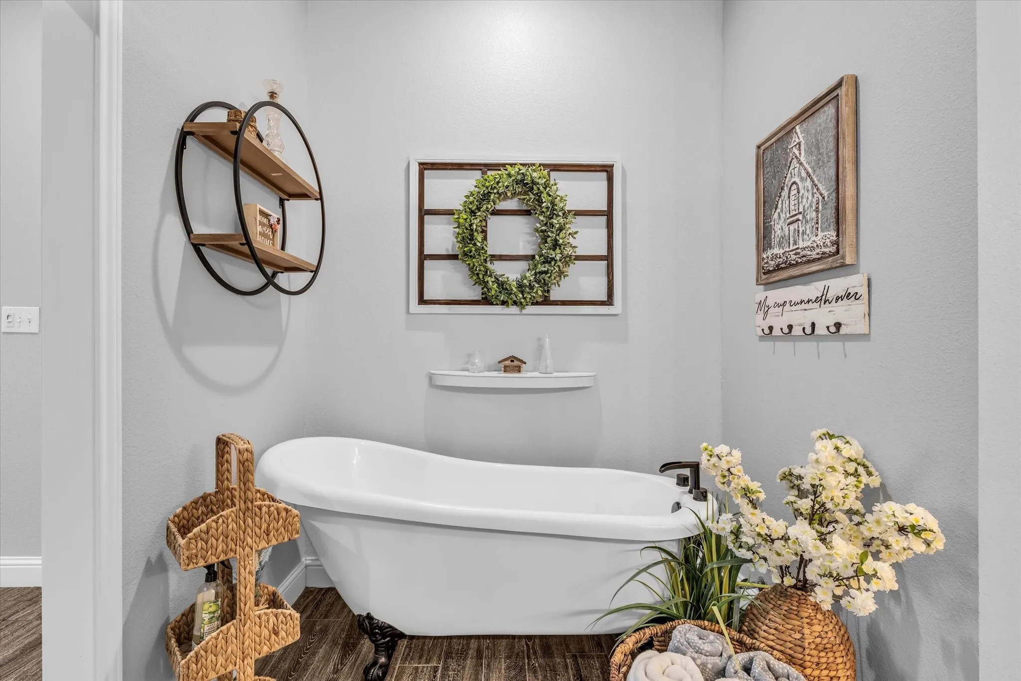 Single Family Residence For Sale in Mc Lennan County , 4175 Eddy Gatesville Parkway, Moody, Texas 76557, 2 Bedroom, 2 Bathroom, 3 Garage spaces, 2,534 Sqft, built in 2019, mls#21373903, Real Estate Agent in Moody, Homes For Sale in Mc Lennan county, Homes For Sale in Moody, Realtor in Moody Texas, Real Estate Brokerage Independent Realty Texas, Luminita Cordes Realtor