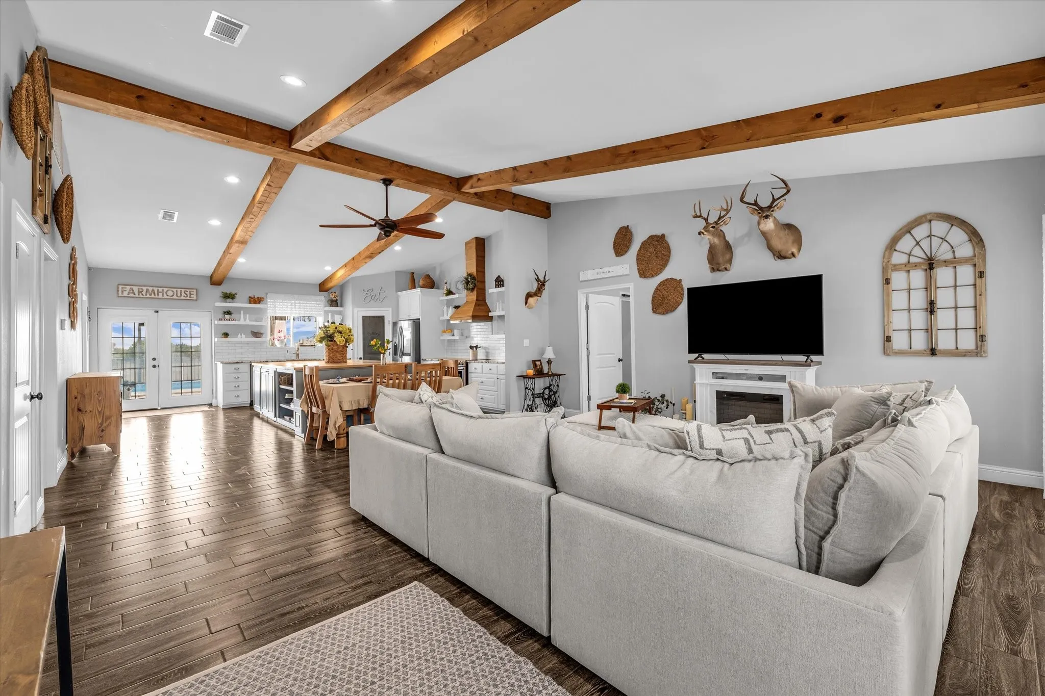 Single Family Residence For Sale in Mc Lennan County , 4175 Eddy Gatesville Parkway, Moody, Texas 76557, 2 Bedroom, 2 Bathroom, 3 Garage spaces, 2,534 Sqft, built in 2019, mls#21373903, Real Estate Agent in Moody, Homes For Sale in Mc Lennan county, Homes For Sale in Moody, Realtor in Moody Texas, Real Estate Brokerage Independent Realty Texas, Luminita Cordes Realtor