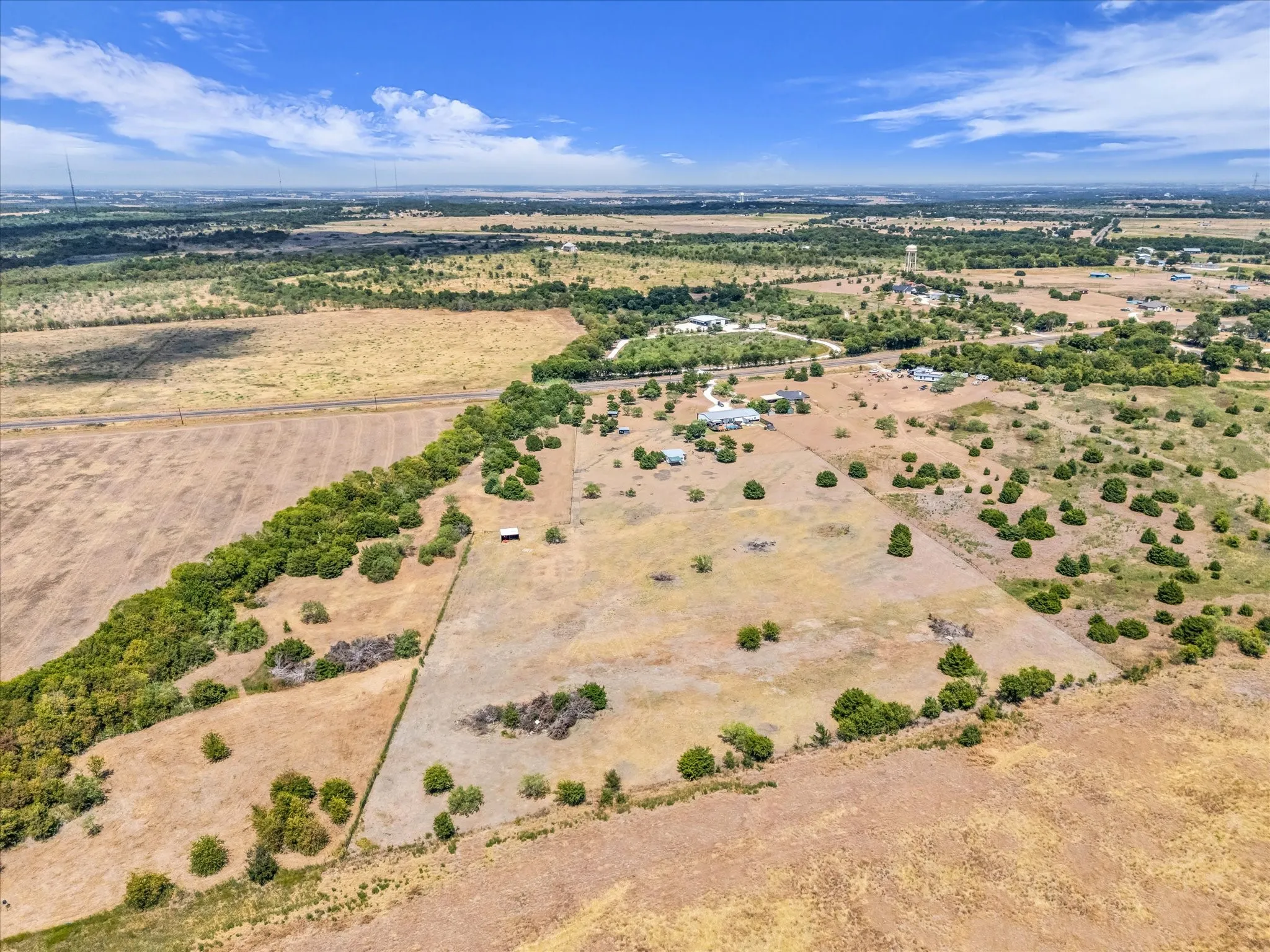 Single Family Residence For Sale in Mc Lennan County , 4175 Eddy Gatesville Parkway, Moody, Texas 76557, 2 Bedroom, 2 Bathroom, 3 Garage spaces, 2,534 Sqft, built in 2019, mls#21373903, Real Estate Agent in Moody, Homes For Sale in Mc Lennan county, Homes For Sale in Moody, Realtor in Moody Texas, Real Estate Brokerage Independent Realty Texas, Luminita Cordes Realtor