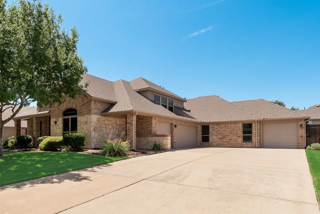 Single Family Residence For Sale in Kaufman County , 1010 Ranger Road, Forney, Texas 75126, 4 Bedroom, 4 Bathroom, 4 Garage spaces, 3,316 Sqft, built in 2007, mls#21373656, Real Estate Agent in Forney, Homes For Sale in Kaufman county, Homes For Sale in Forney, Realtor in Forney Texas, Real Estate Brokerage Independent Realty Texas, Luminita Cordes Realtor