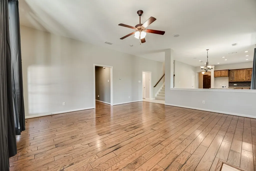 Single Family Residence For Sale in Kaufman County , 1010 Ranger Road, Forney, Texas 75126, 4 Bedroom, 4 Bathroom, 4 Garage spaces, 3,316 Sqft, built in 2007, mls#21373656, Real Estate Agent in Forney, Homes For Sale in Kaufman county, Homes For Sale in Forney, Realtor in Forney Texas, Real Estate Brokerage Independent Realty Texas, Luminita Cordes Realtor