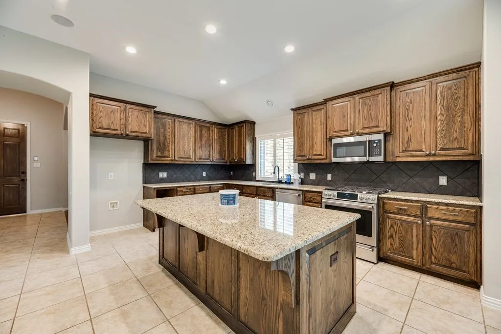 Single Family Residence For Sale in Kaufman County , 1010 Ranger Road, Forney, Texas 75126, 4 Bedroom, 4 Bathroom, 4 Garage spaces, 3,316 Sqft, built in 2007, mls#21373656, Real Estate Agent in Forney, Homes For Sale in Kaufman county, Homes For Sale in Forney, Realtor in Forney Texas, Real Estate Brokerage Independent Realty Texas, Luminita Cordes Realtor