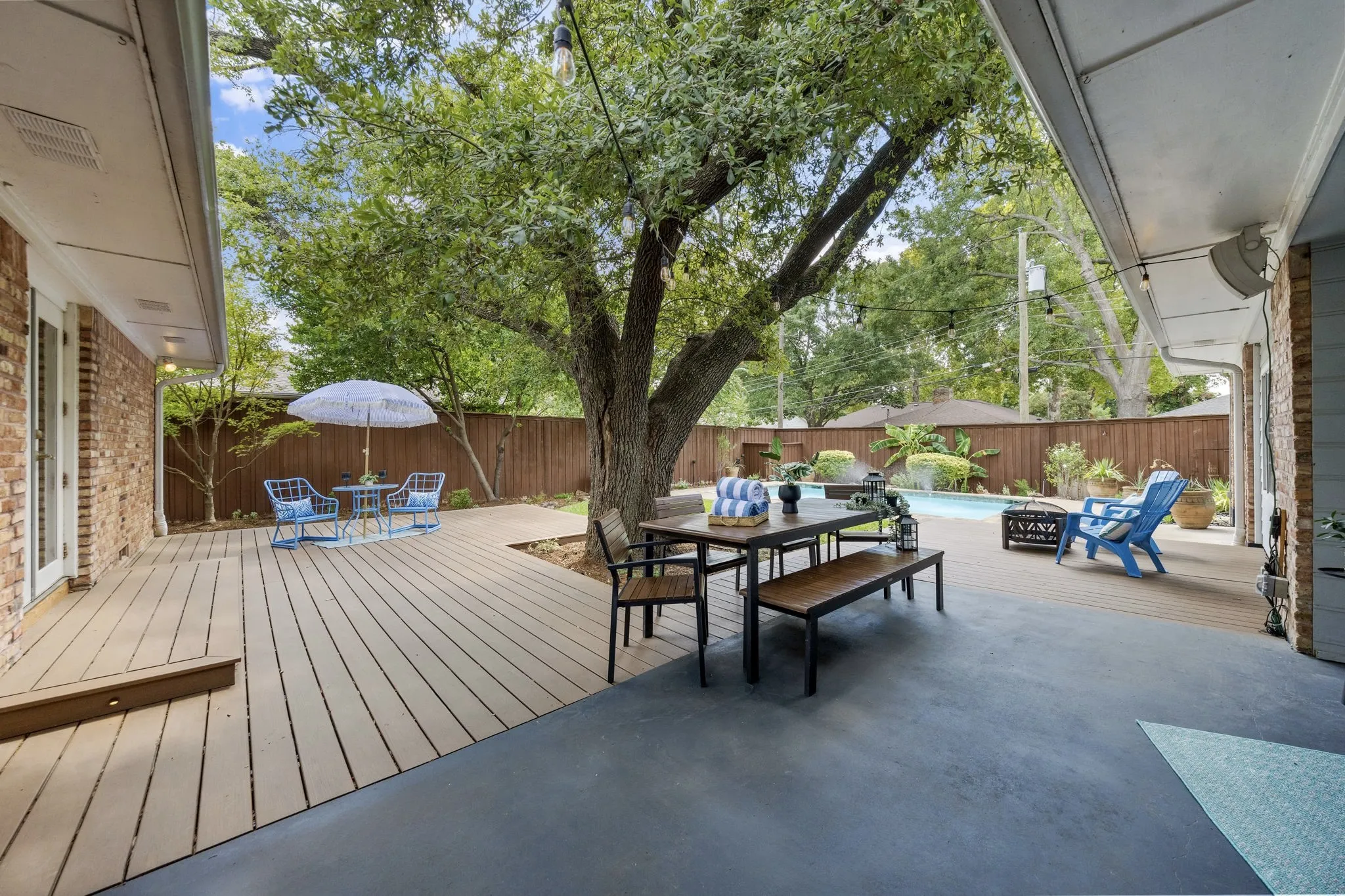 Single Family Residence For Sale in Dallas County , 10412 Silverock Drive, Dallas, Texas 75218, 3 Bedroom, 3 Bathroom, 2 Garage spaces, 2,106 Sqft, built in 1960, mls#21372044, Real Estate Agent in Dallas, Homes For Sale in Dallas county, Homes For Sale in Dallas, Realtor in Dallas Texas, Real Estate Brokerage Independent Realty Texas, Luminita Cordes Realtor
