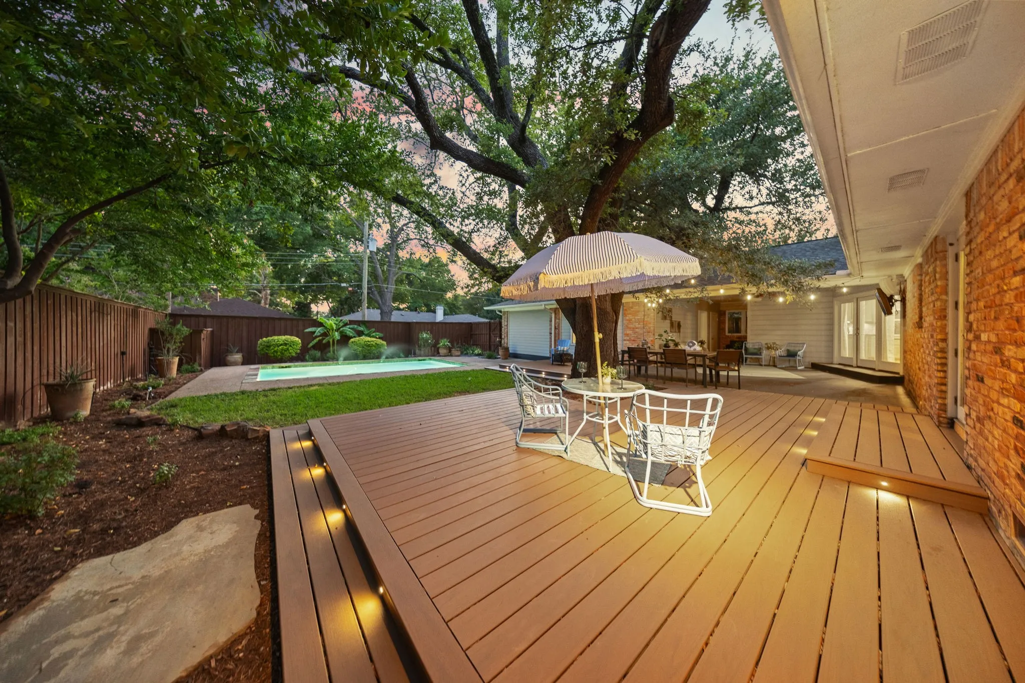 Single Family Residence For Sale in Dallas County , 10412 Silverock Drive, Dallas, Texas 75218, 3 Bedroom, 3 Bathroom, 2 Garage spaces, 2,106 Sqft, built in 1960, mls#21372044, Real Estate Agent in Dallas, Homes For Sale in Dallas county, Homes For Sale in Dallas, Realtor in Dallas Texas, Real Estate Brokerage Independent Realty Texas, Luminita Cordes Realtor
