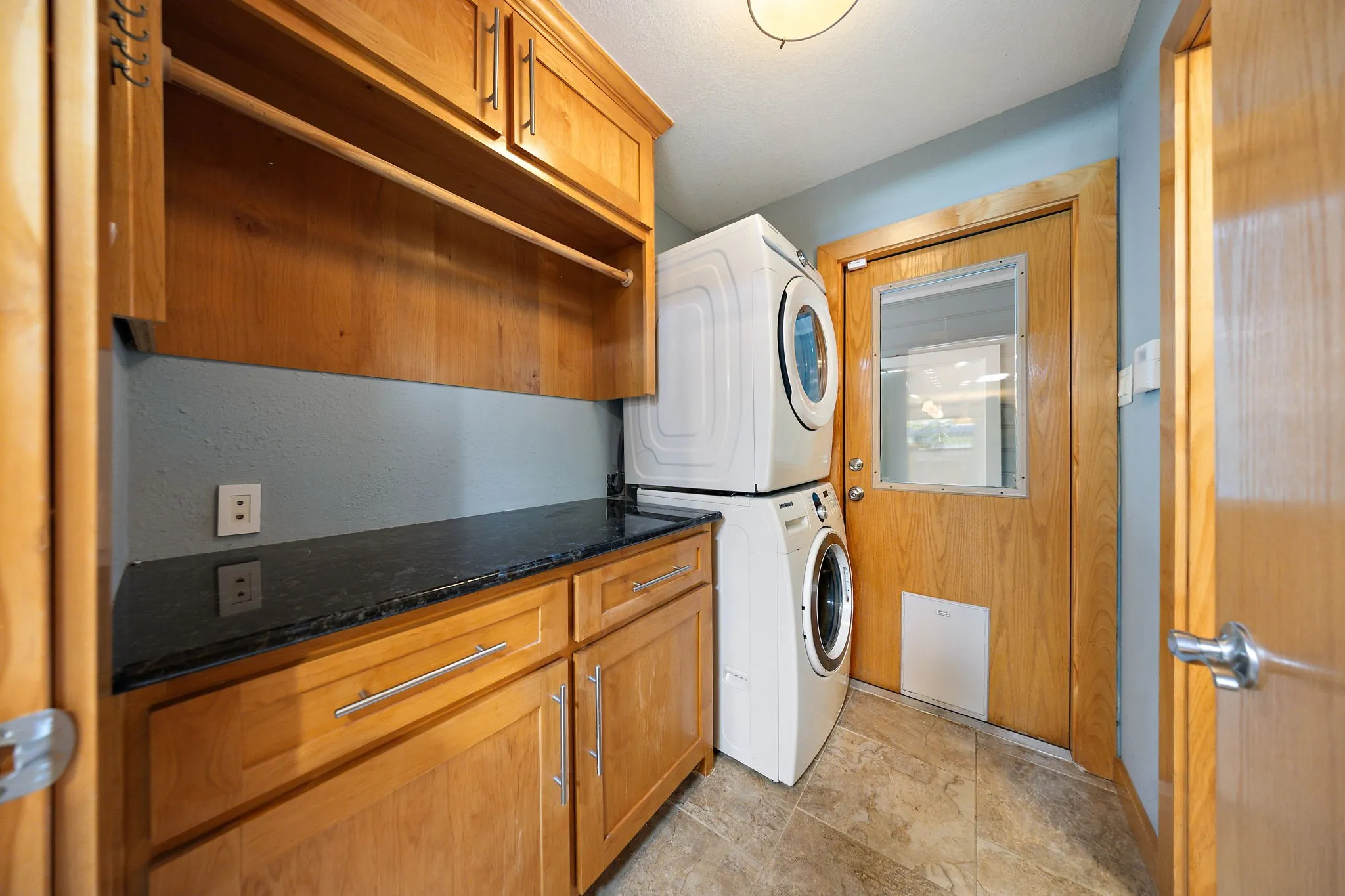 Single Family Residence For Sale in Dallas County , 10412 Silverock Drive, Dallas, Texas 75218, 3 Bedroom, 3 Bathroom, 2 Garage spaces, 2,106 Sqft, built in 1960, mls#21372044, Real Estate Agent in Dallas, Homes For Sale in Dallas county, Homes For Sale in Dallas, Realtor in Dallas Texas, Real Estate Brokerage Independent Realty Texas, Luminita Cordes Realtor