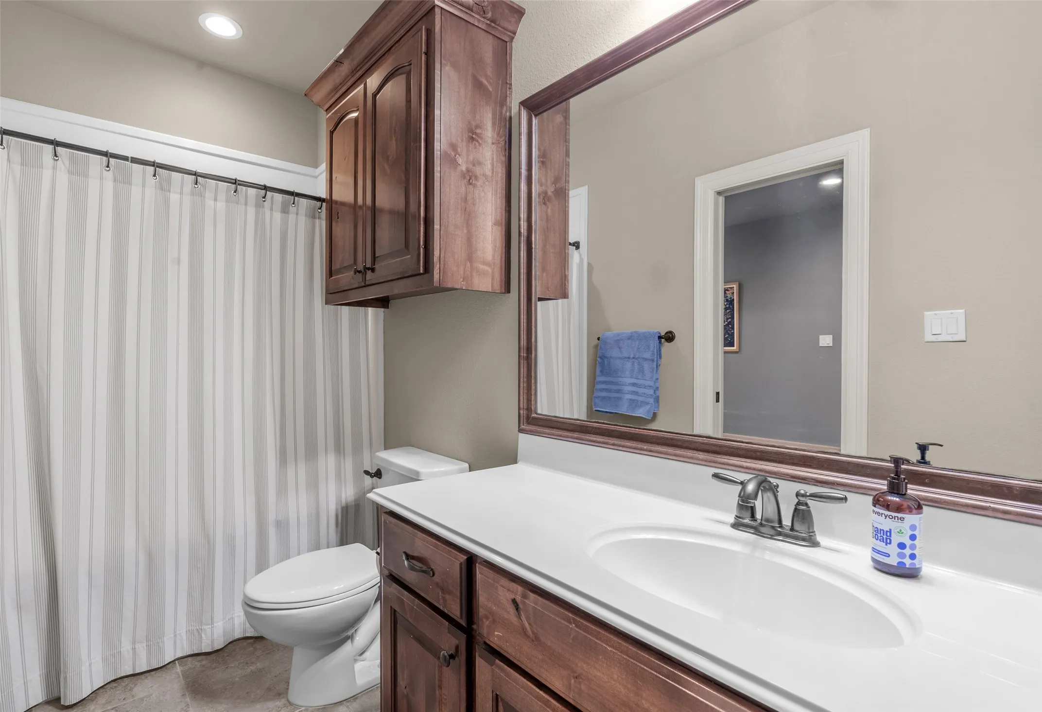 Single Family Residence For Sale in Harrison County , 160 Timber Falls Drive, Longview, Texas 75605, 4 Bedroom, 4 Bathroom, 2 Garage spaces, 2,501 Sqft, built in 2009, mls#21375969, Real Estate Agent in Longview, Homes For Sale in Harrison county, Homes For Sale in Longview, Realtor in Longview Texas, Real Estate Brokerage Independent Realty Texas, Luminita Cordes Realtor
