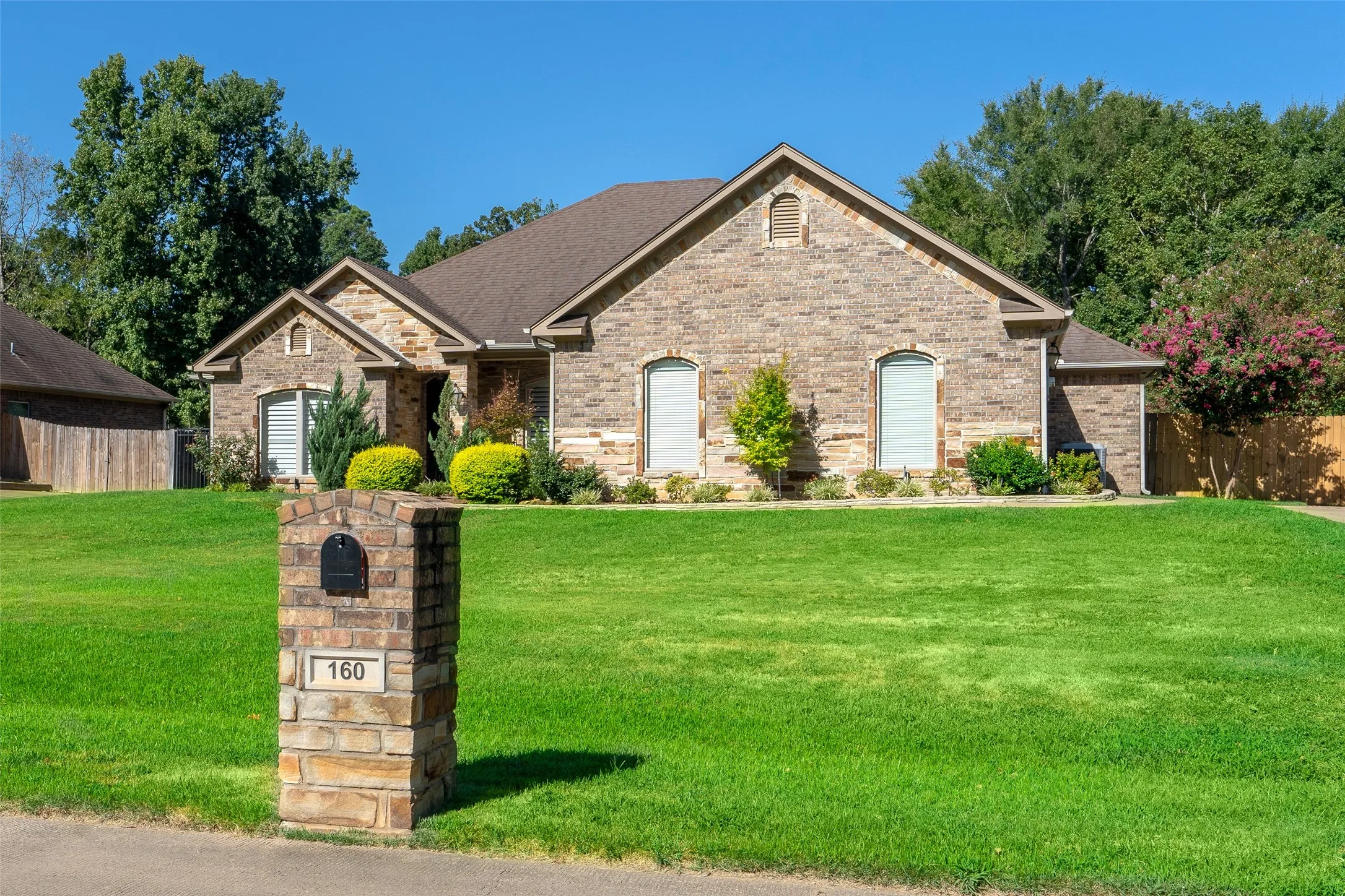 Single Family Residence For Sale in Harrison County , 160 Timber Falls Drive, Longview, Texas 75605, 4 Bedroom, 4 Bathroom, 2 Garage spaces, 2,501 Sqft, built in 2009, mls#21375969, Real Estate Agent in Longview, Homes For Sale in Harrison county, Homes For Sale in Longview, Realtor in Longview Texas, Real Estate Brokerage Independent Realty Texas, Luminita Cordes Realtor