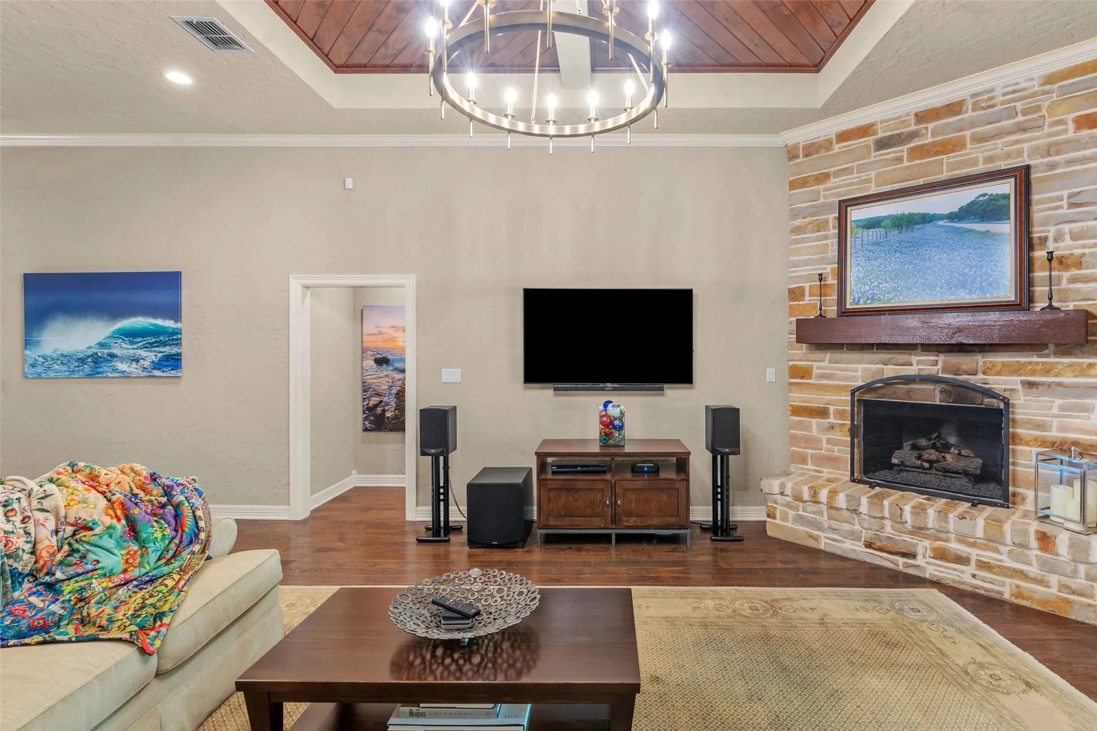 Single Family Residence For Sale in Harrison County , 160 Timber Falls Drive, Longview, Texas 75605, 4 Bedroom, 4 Bathroom, 2 Garage spaces, 2,501 Sqft, built in 2009, mls#21375969, Real Estate Agent in Longview, Homes For Sale in Harrison county, Homes For Sale in Longview, Realtor in Longview Texas, Real Estate Brokerage Independent Realty Texas, Luminita Cordes Realtor