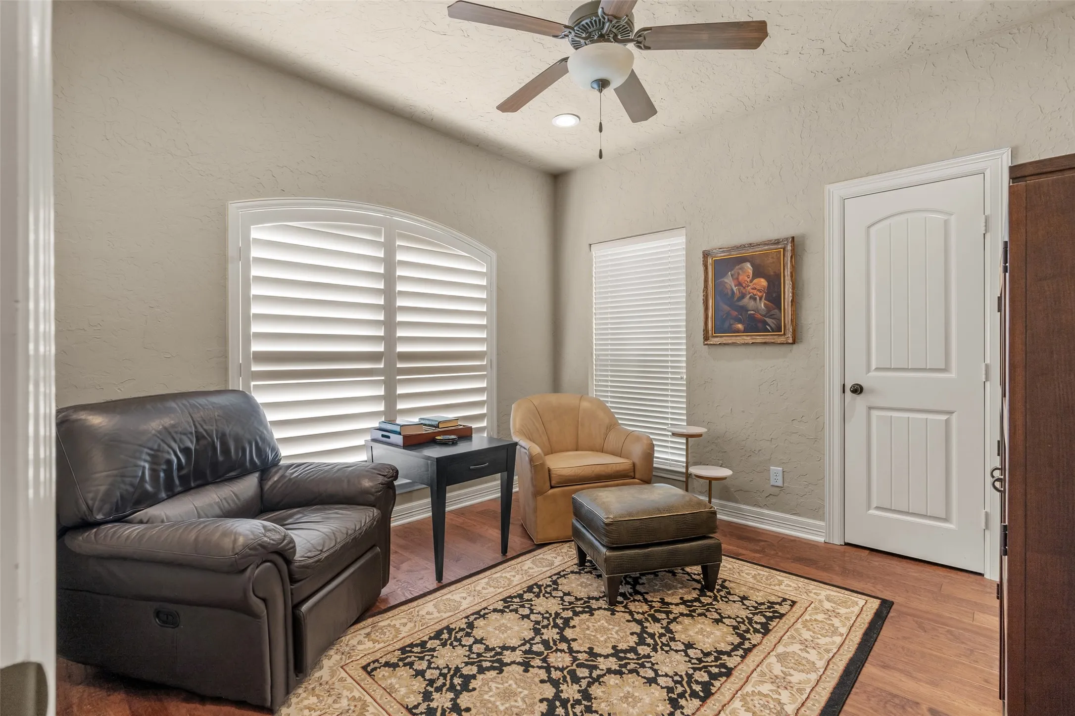 Single Family Residence For Sale in Harrison County , 160 Timber Falls Drive, Longview, Texas 75605, 4 Bedroom, 4 Bathroom, 2 Garage spaces, 2,501 Sqft, built in 2009, mls#21375969, Real Estate Agent in Longview, Homes For Sale in Harrison county, Homes For Sale in Longview, Realtor in Longview Texas, Real Estate Brokerage Independent Realty Texas, Luminita Cordes Realtor