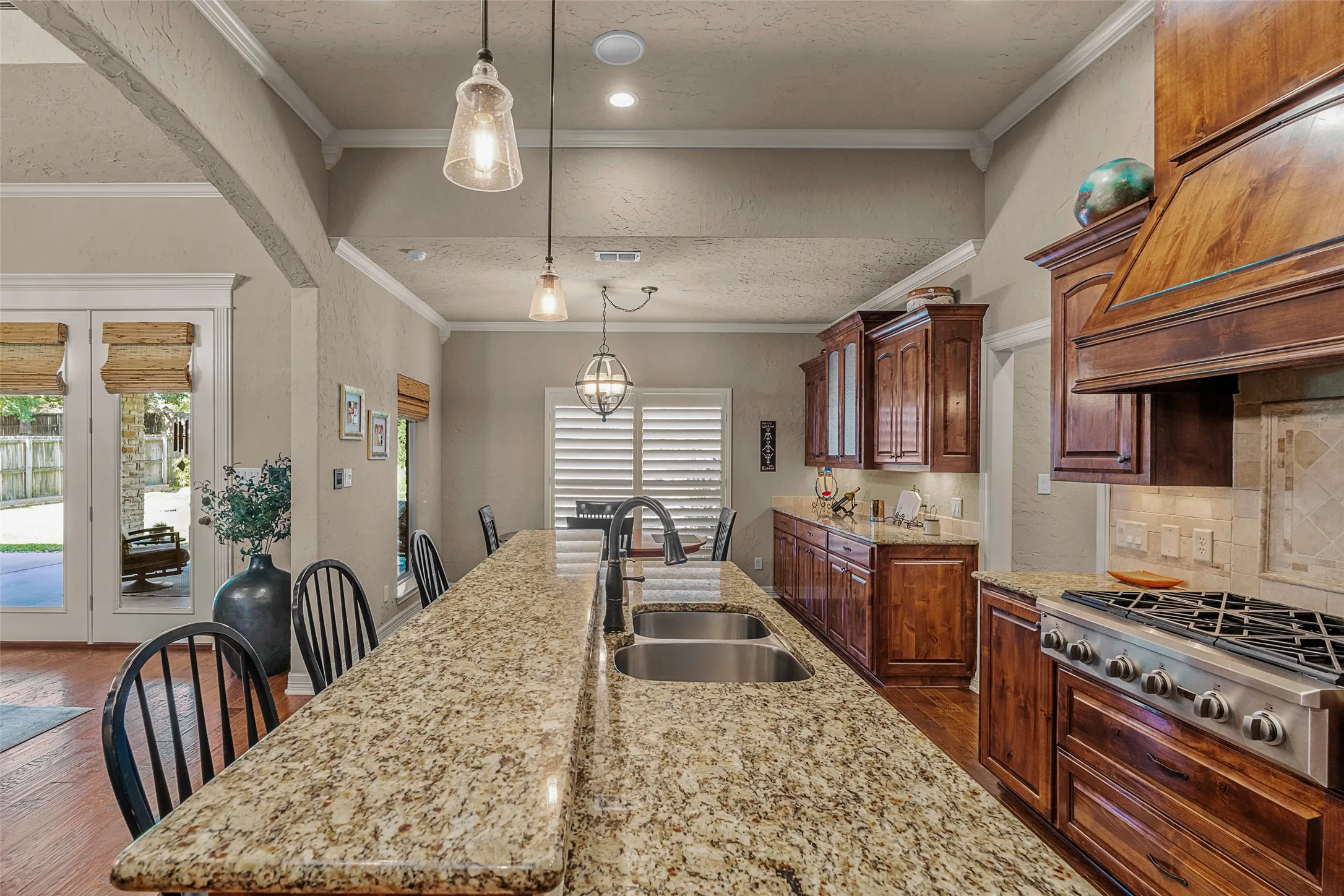Single Family Residence For Sale in Harrison County , 160 Timber Falls Drive, Longview, Texas 75605, 4 Bedroom, 4 Bathroom, 2 Garage spaces, 2,501 Sqft, built in 2009, mls#21375969, Real Estate Agent in Longview, Homes For Sale in Harrison county, Homes For Sale in Longview, Realtor in Longview Texas, Real Estate Brokerage Independent Realty Texas, Luminita Cordes Realtor