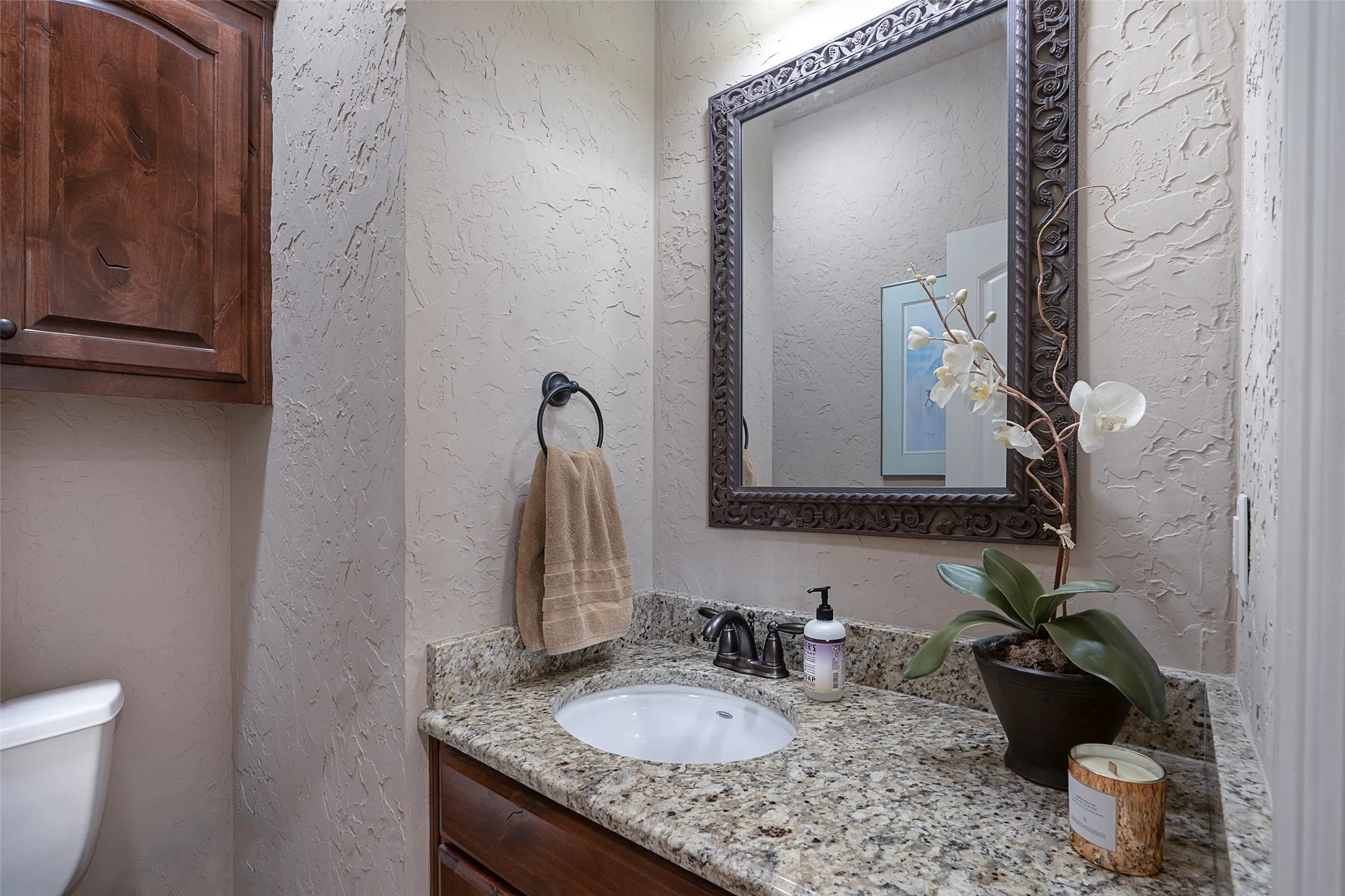 Single Family Residence For Sale in Harrison County , 160 Timber Falls Drive, Longview, Texas 75605, 4 Bedroom, 4 Bathroom, 2 Garage spaces, 2,501 Sqft, built in 2009, mls#21375969, Real Estate Agent in Longview, Homes For Sale in Harrison county, Homes For Sale in Longview, Realtor in Longview Texas, Real Estate Brokerage Independent Realty Texas, Luminita Cordes Realtor