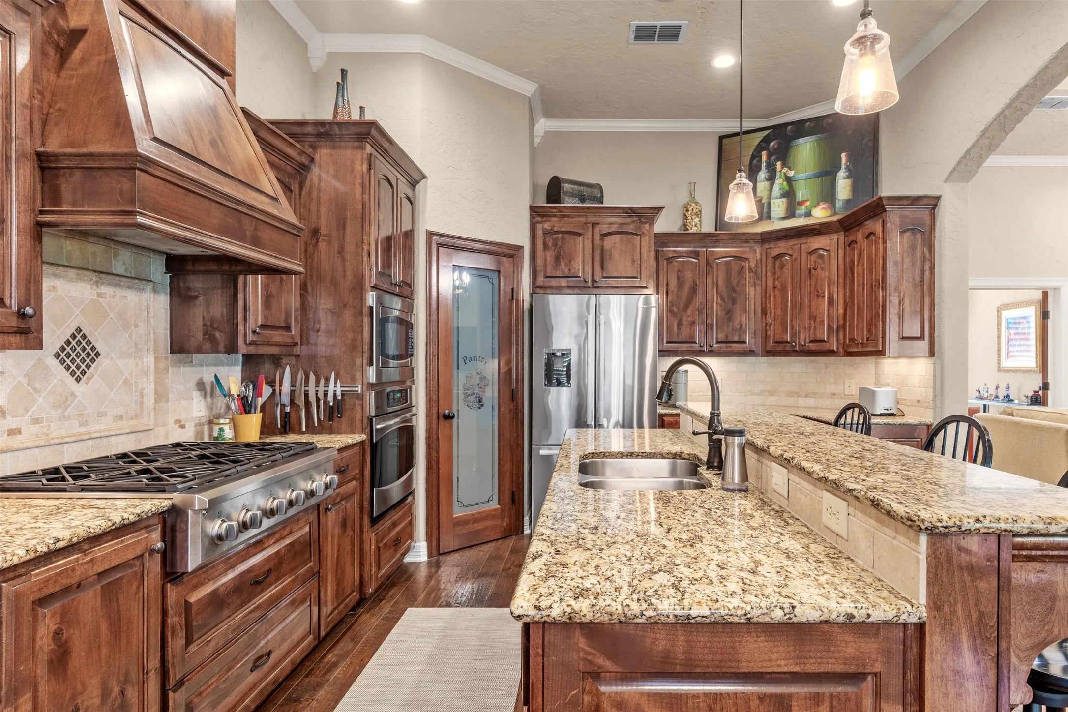Single Family Residence For Sale in Harrison County , 160 Timber Falls Drive, Longview, Texas 75605, 4 Bedroom, 4 Bathroom, 2 Garage spaces, 2,501 Sqft, built in 2009, mls#21375969, Real Estate Agent in Longview, Homes For Sale in Harrison county, Homes For Sale in Longview, Realtor in Longview Texas, Real Estate Brokerage Independent Realty Texas, Luminita Cordes Realtor