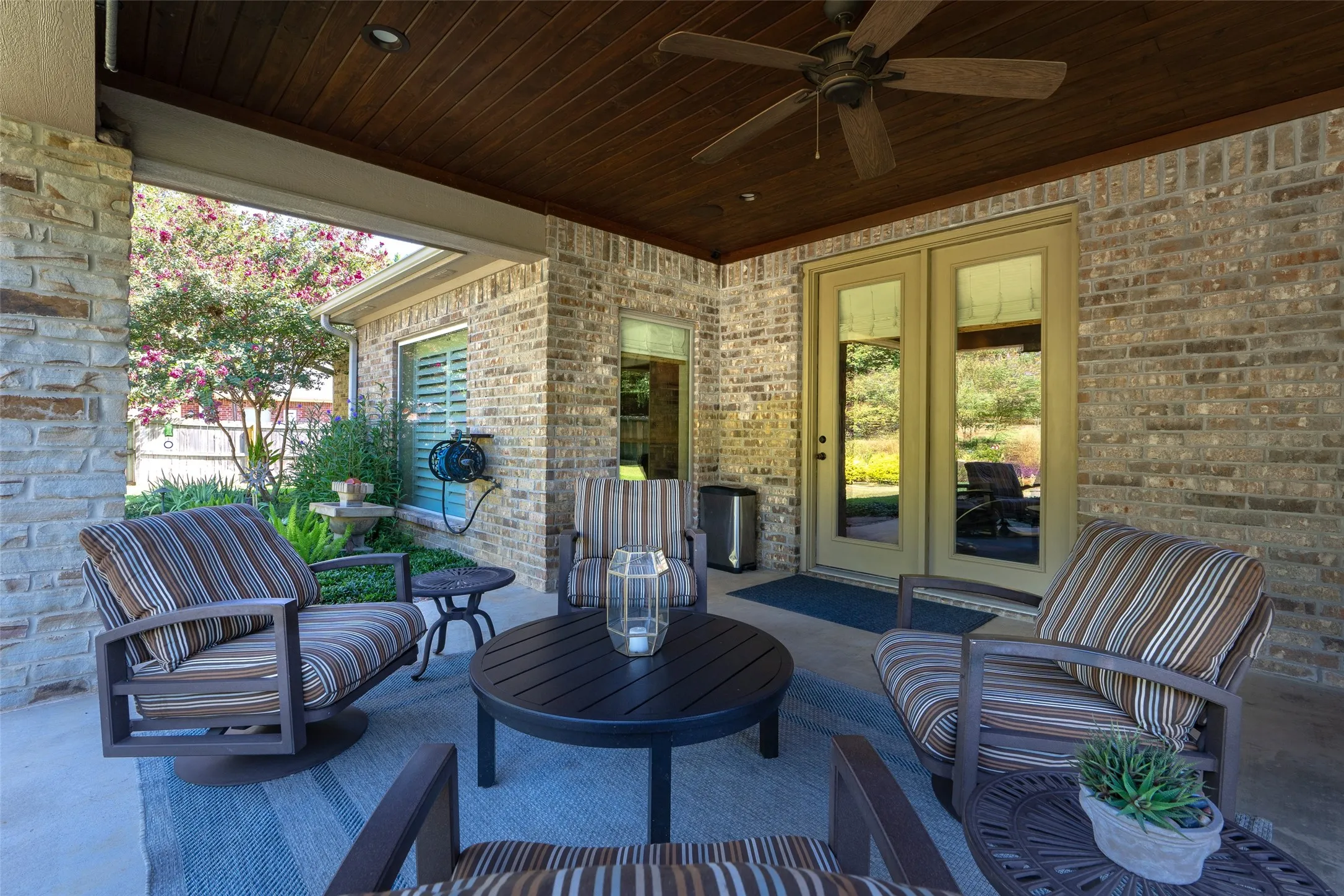 Single Family Residence For Sale in Harrison County , 160 Timber Falls Drive, Longview, Texas 75605, 4 Bedroom, 4 Bathroom, 2 Garage spaces, 2,501 Sqft, built in 2009, mls#21375969, Real Estate Agent in Longview, Homes For Sale in Harrison county, Homes For Sale in Longview, Realtor in Longview Texas, Real Estate Brokerage Independent Realty Texas, Luminita Cordes Realtor