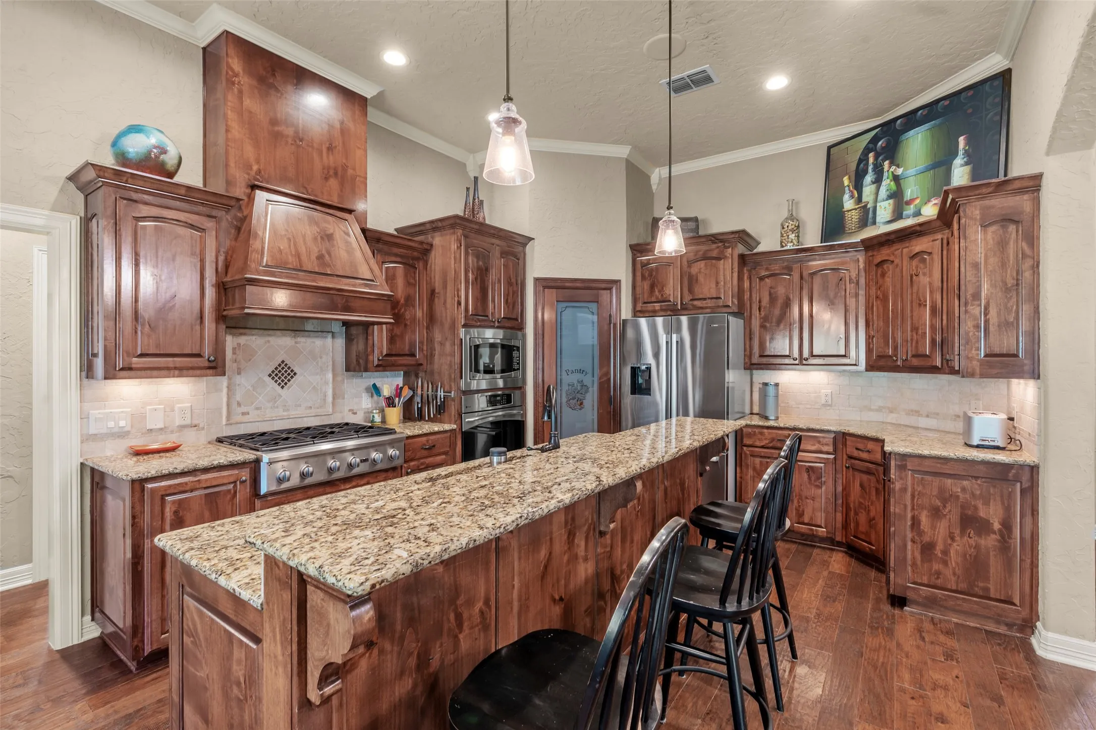 Single Family Residence For Sale in Harrison County , 160 Timber Falls Drive, Longview, Texas 75605, 4 Bedroom, 4 Bathroom, 2 Garage spaces, 2,501 Sqft, built in 2009, mls#21375969, Real Estate Agent in Longview, Homes For Sale in Harrison county, Homes For Sale in Longview, Realtor in Longview Texas, Real Estate Brokerage Independent Realty Texas, Luminita Cordes Realtor