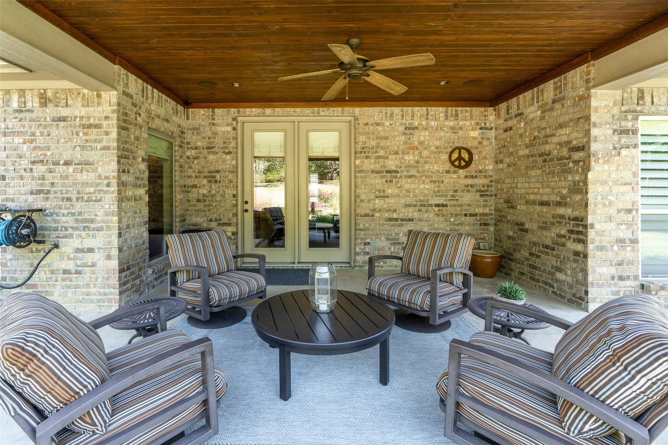 Single Family Residence For Sale in Harrison County , 160 Timber Falls Drive, Longview, Texas 75605, 4 Bedroom, 4 Bathroom, 2 Garage spaces, 2,501 Sqft, built in 2009, mls#21375969, Real Estate Agent in Longview, Homes For Sale in Harrison county, Homes For Sale in Longview, Realtor in Longview Texas, Real Estate Brokerage Independent Realty Texas, Luminita Cordes Realtor