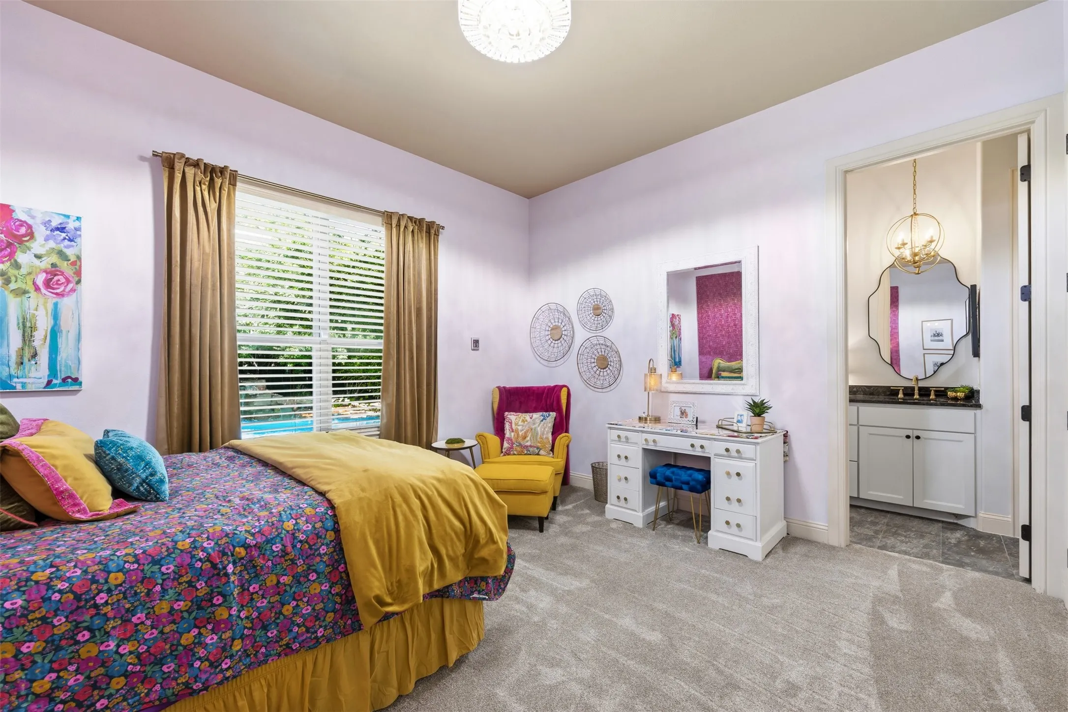 Bedroom linked to adjoining Jack and Jill bathroom