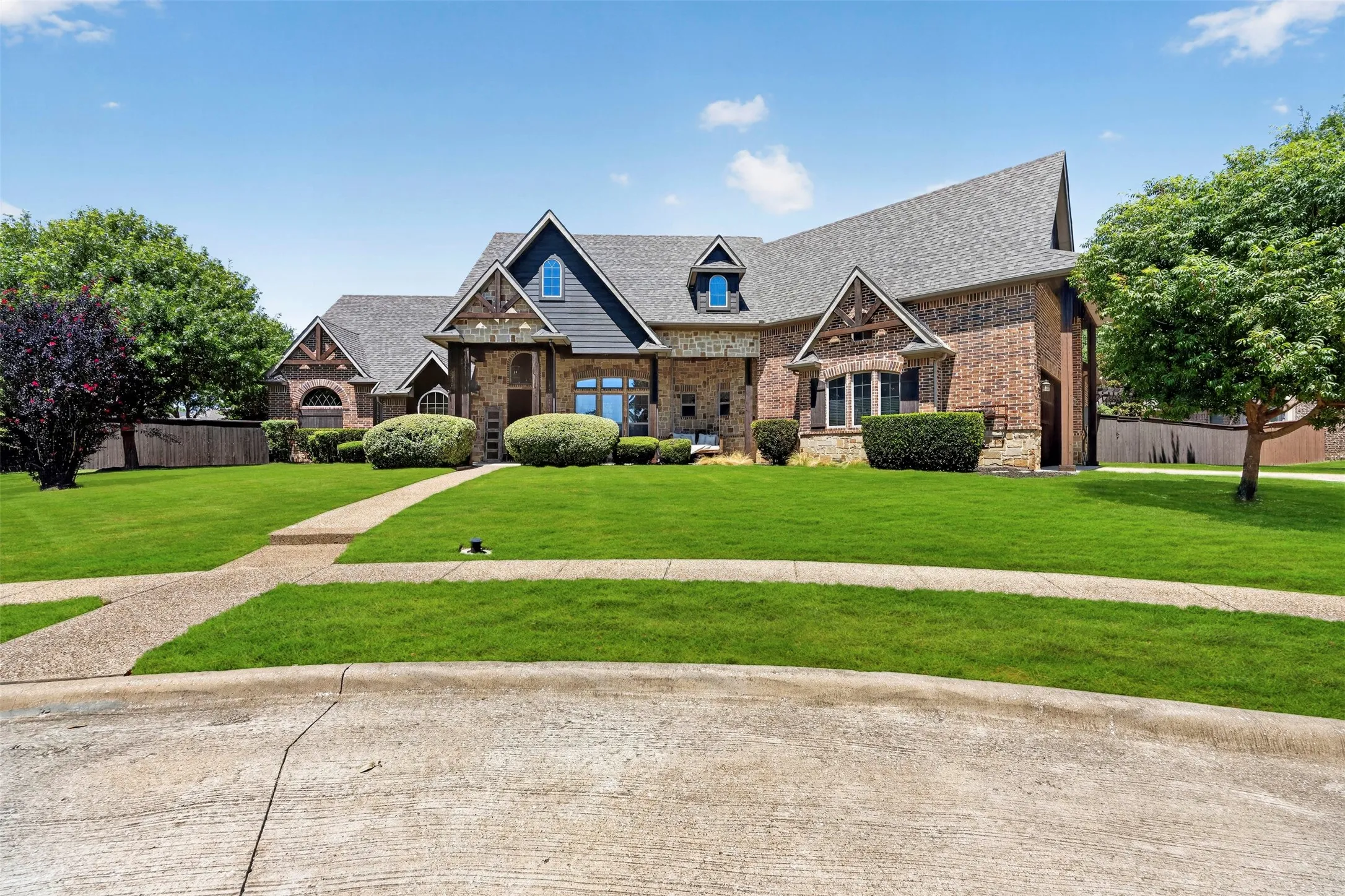 Single Family Residence For Sale in Tarrant County , 4082 Water Park Circle, Mansfield, Texas 76063, 3 Bedroom, 3 Bathroom, 2 Garage spaces, 3,214 Sqft, built in 2012, mls#21375520, Real Estate Agent in Mansfield, Homes For Sale in Tarrant county, Homes For Sale in Mansfield, Realtor in Mansfield Texas, Real Estate Brokerage Independent Realty Texas, Luminita Cordes Realtor