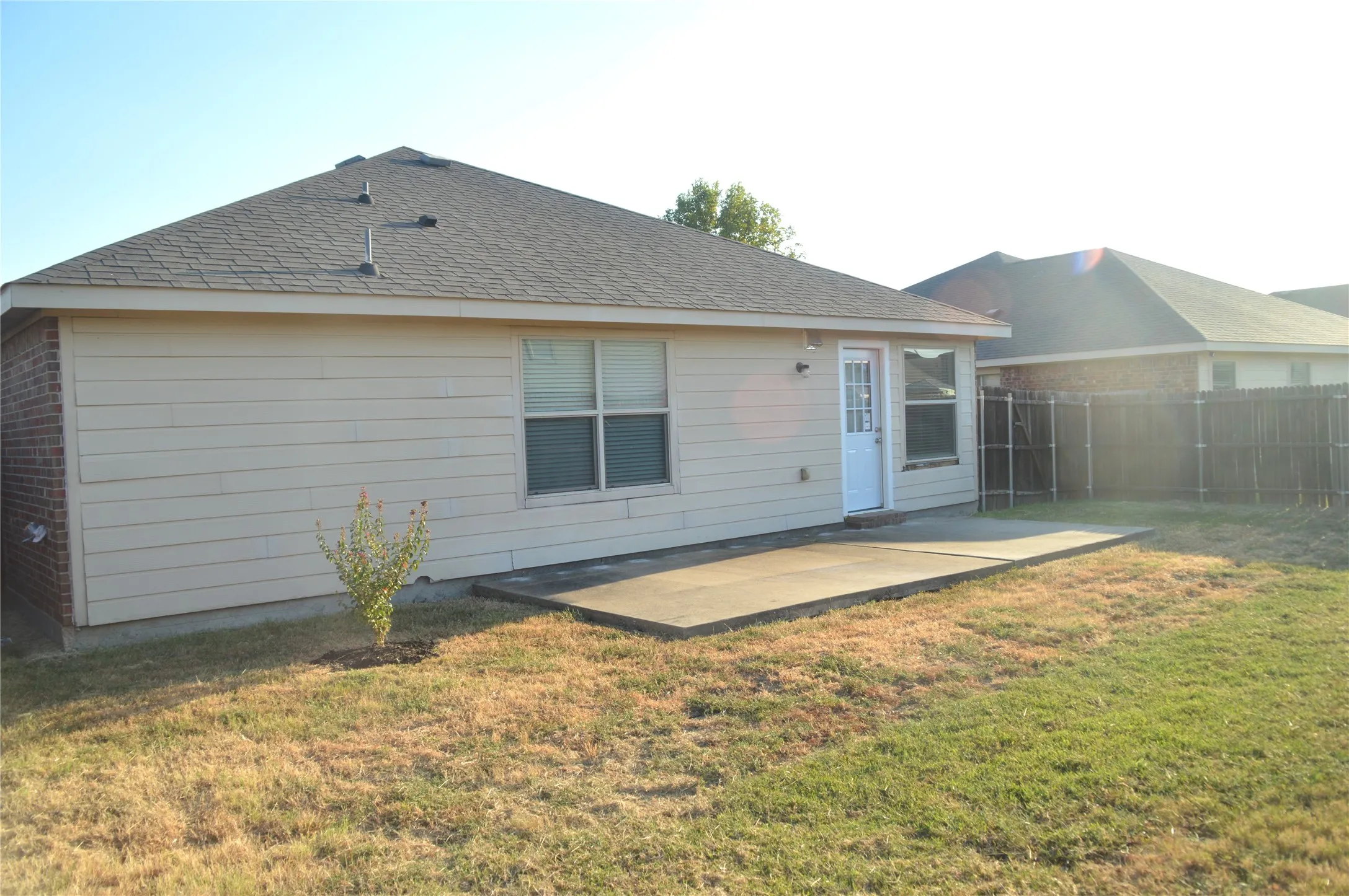 Single Family Residence For Rent in Collin County , 145 Meadow Crest Drive, Princeton, Texas 75407, 3 Bedroom, 2 Bathroom, Garage spaces, 1,319 Sqft, built in 2010, mls#21375705, Real Estate Agent in Princeton, Homes For Rent in Collin county, Homes For Rent in Princeton, Realtor in Princeton Texas, Real Estate Brokerage Independent Realty Texas, Luminita Cordes Realtor