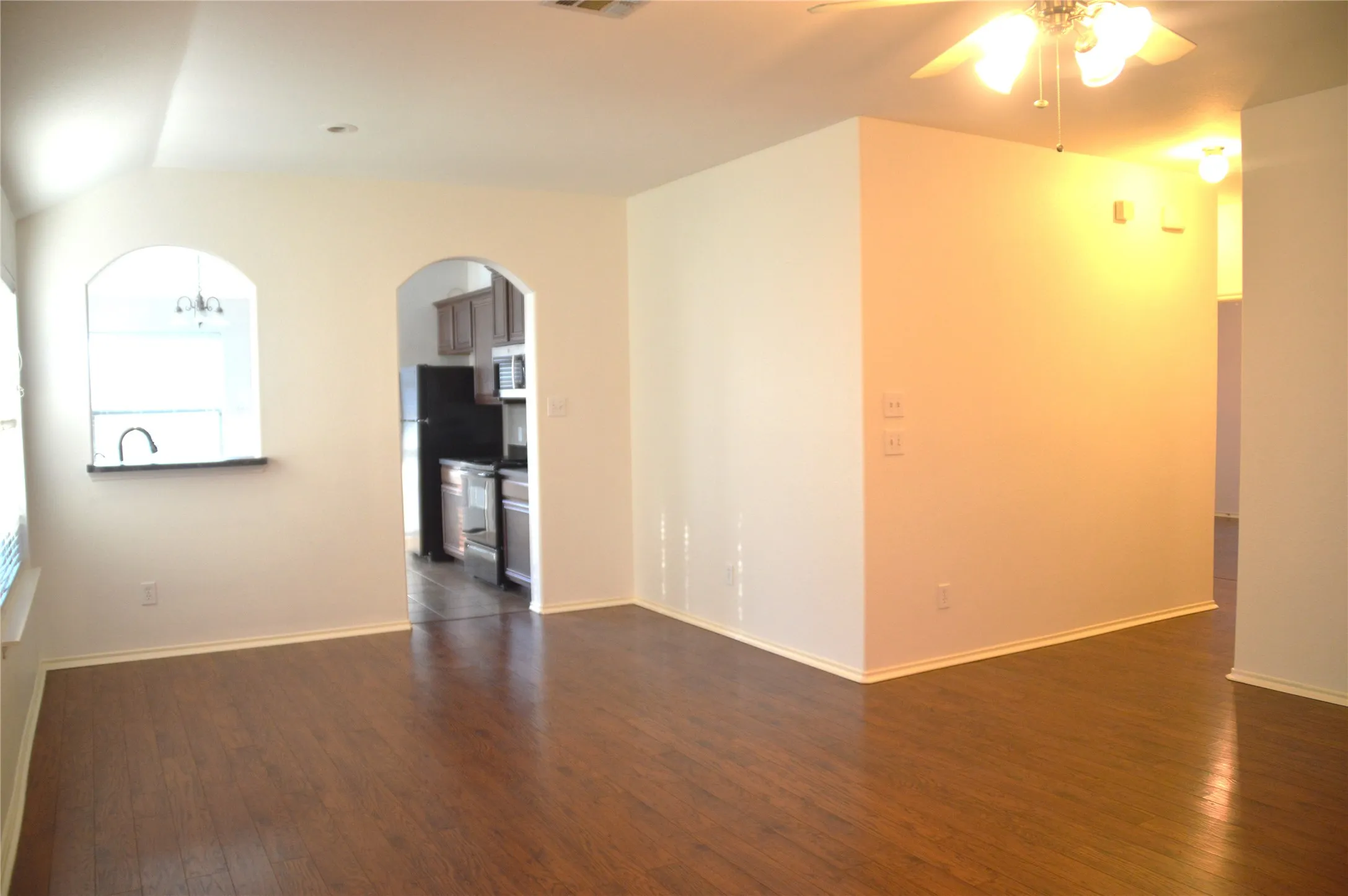 Single Family Residence For Rent in Collin County , 145 Meadow Crest Drive, Princeton, Texas 75407, 3 Bedroom, 2 Bathroom, Garage spaces, 1,319 Sqft, built in 2010, mls#21375705, Real Estate Agent in Princeton, Homes For Rent in Collin county, Homes For Rent in Princeton, Realtor in Princeton Texas, Real Estate Brokerage Independent Realty Texas, Luminita Cordes Realtor
