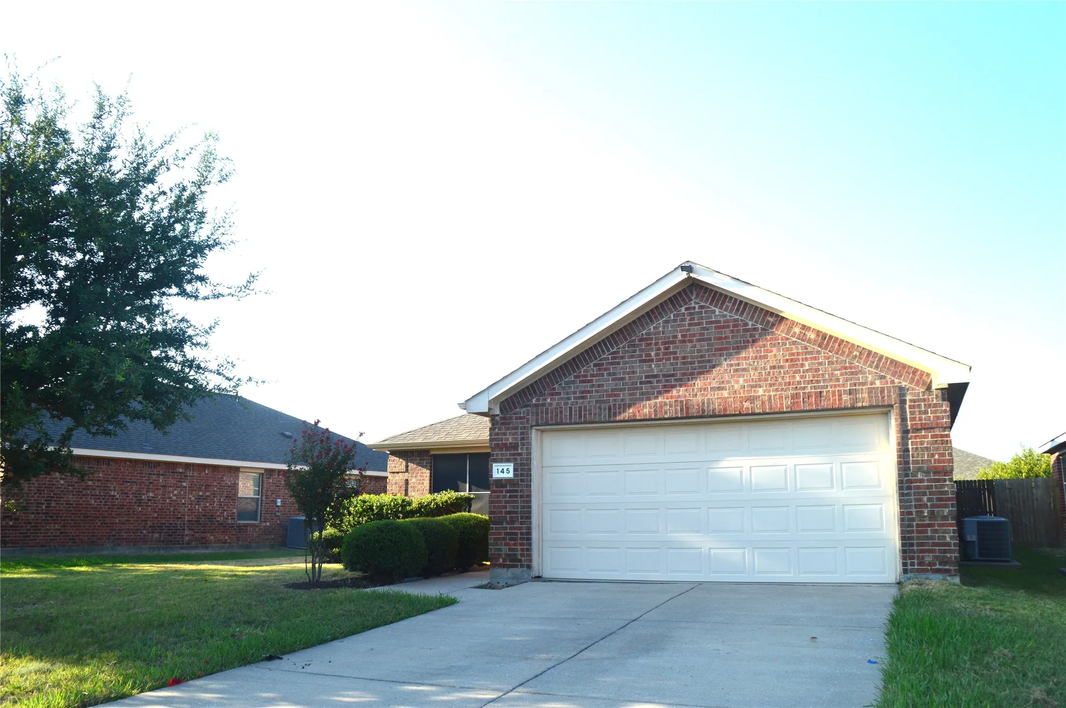 Single Family Residence For Rent in Collin County , 145 Meadow Crest Drive, Princeton, Texas 75407, 3 Bedroom, 2 Bathroom, Garage spaces, 1,319 Sqft, built in 2010, mls#21375705, Real Estate Agent in Princeton, Homes For Rent in Collin county, Homes For Rent in Princeton, Realtor in Princeton Texas, Real Estate Brokerage Independent Realty Texas, Luminita Cordes Realtor