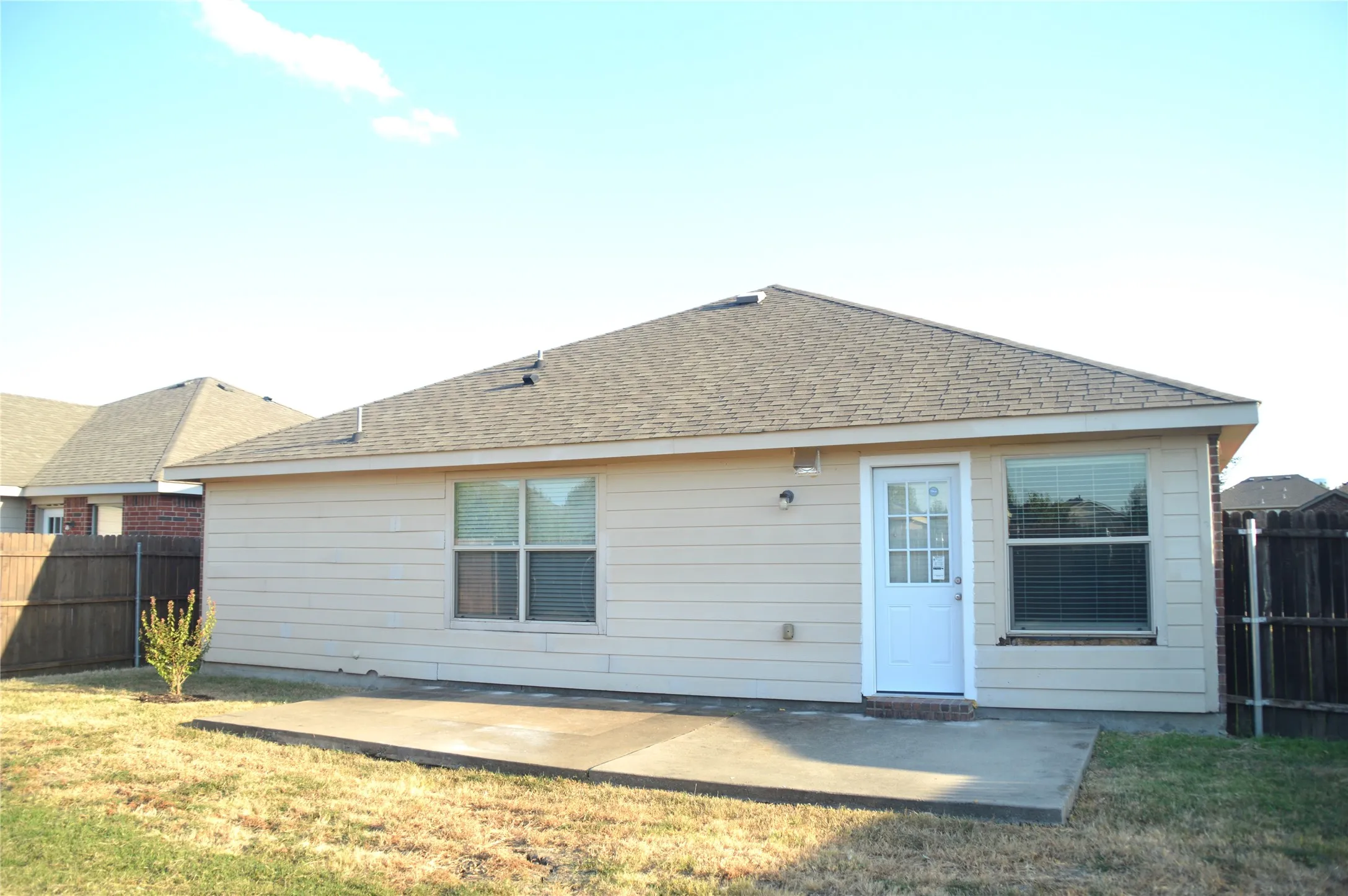 Single Family Residence For Rent in Collin County , 145 Meadow Crest Drive, Princeton, Texas 75407, 3 Bedroom, 2 Bathroom, Garage spaces, 1,319 Sqft, built in 2010, mls#21375705, Real Estate Agent in Princeton, Homes For Rent in Collin county, Homes For Rent in Princeton, Realtor in Princeton Texas, Real Estate Brokerage Independent Realty Texas, Luminita Cordes Realtor