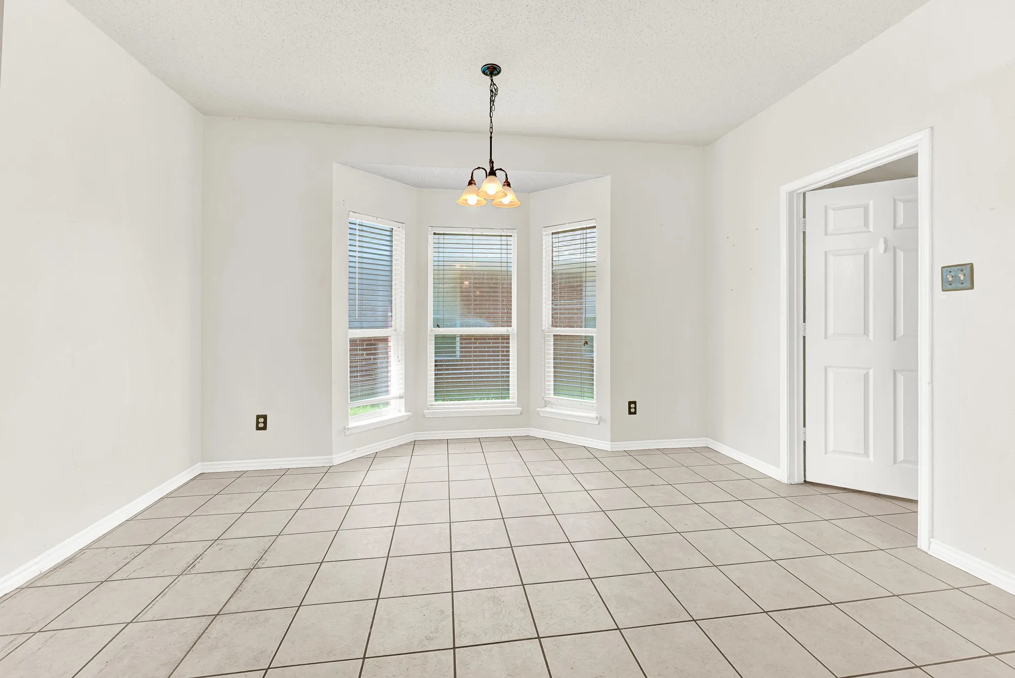 Single Family Residence For Sale in Collin County , 1533 Balboa Lane, Allen, Texas 75002, 4 Bedroom, 3 Bathroom, 2 Garage spaces, 2,305 Sqft, built in 2002, mls#21375979, Real Estate Agent in Allen, Homes For Sale in Collin county, Homes For Sale in Allen, Realtor in Allen Texas, Real Estate Brokerage Independent Realty Texas, Luminita Cordes Realtor