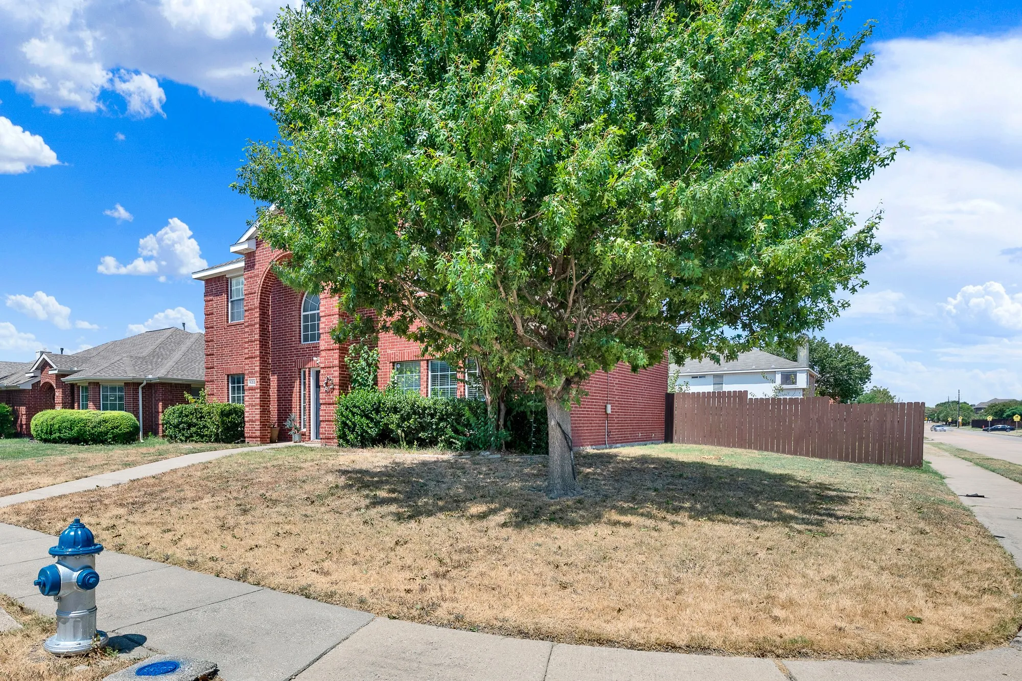 Single Family Residence For Sale in Collin County , 1533 Balboa Lane, Allen, Texas 75002, 4 Bedroom, 3 Bathroom, 2 Garage spaces, 2,305 Sqft, built in 2002, mls#21375979, Real Estate Agent in Allen, Homes For Sale in Collin county, Homes For Sale in Allen, Realtor in Allen Texas, Real Estate Brokerage Independent Realty Texas, Luminita Cordes Realtor