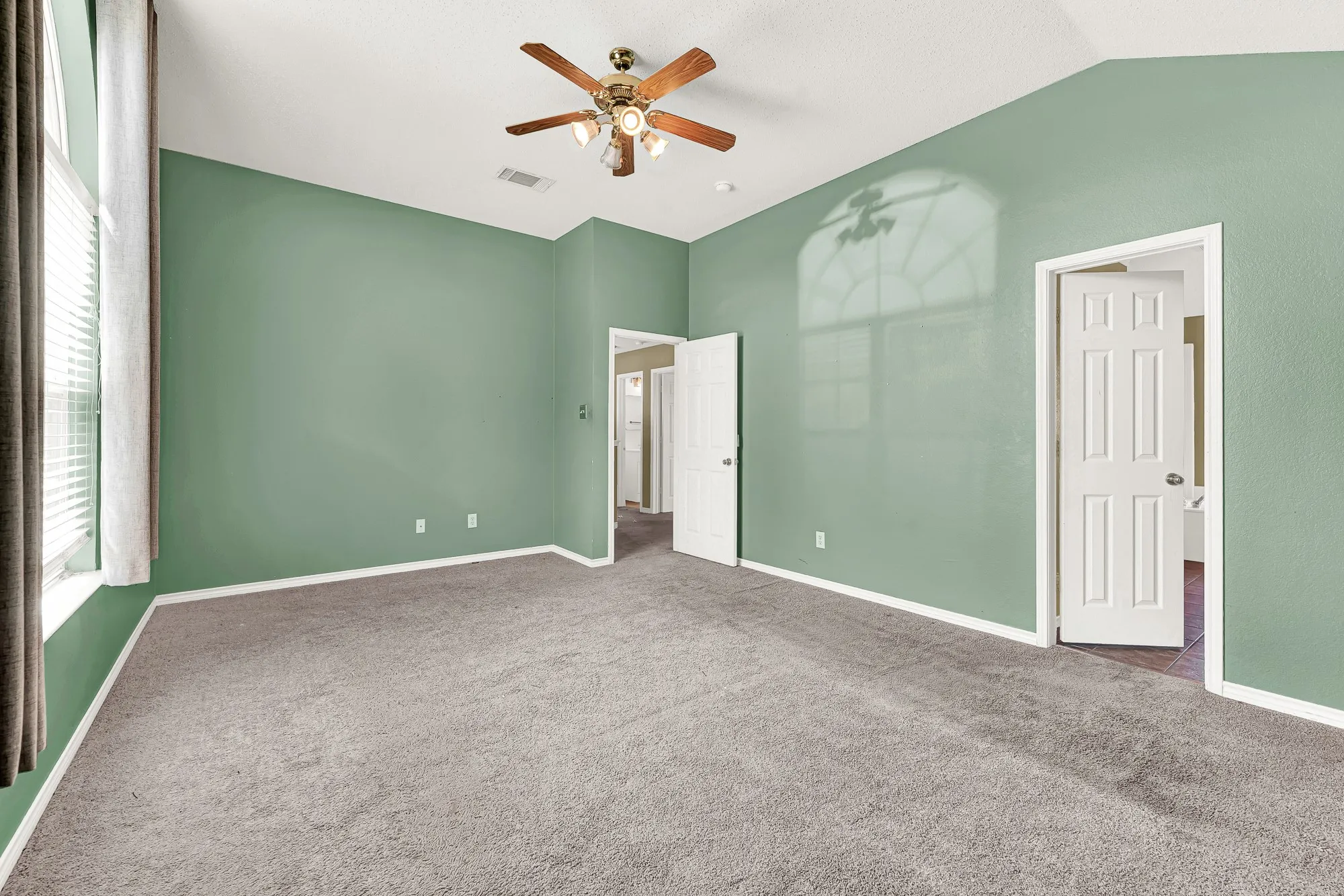 Single Family Residence For Sale in Collin County , 1533 Balboa Lane, Allen, Texas 75002, 4 Bedroom, 3 Bathroom, 2 Garage spaces, 2,305 Sqft, built in 2002, mls#21375979, Real Estate Agent in Allen, Homes For Sale in Collin county, Homes For Sale in Allen, Realtor in Allen Texas, Real Estate Brokerage Independent Realty Texas, Luminita Cordes Realtor