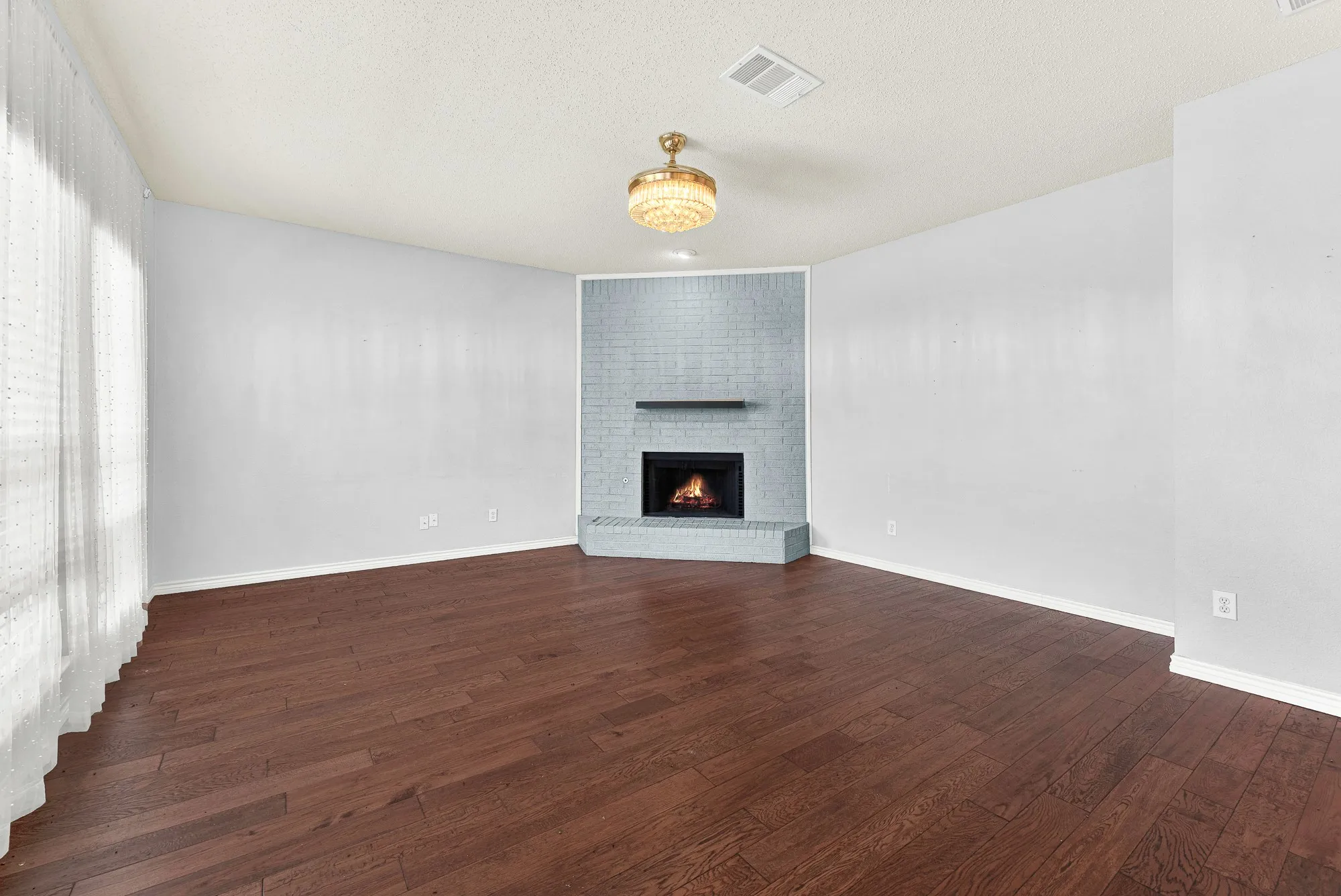 Single Family Residence For Sale in Collin County , 1533 Balboa Lane, Allen, Texas 75002, 4 Bedroom, 3 Bathroom, 2 Garage spaces, 2,305 Sqft, built in 2002, mls#21375979, Real Estate Agent in Allen, Homes For Sale in Collin county, Homes For Sale in Allen, Realtor in Allen Texas, Real Estate Brokerage Independent Realty Texas, Luminita Cordes Realtor