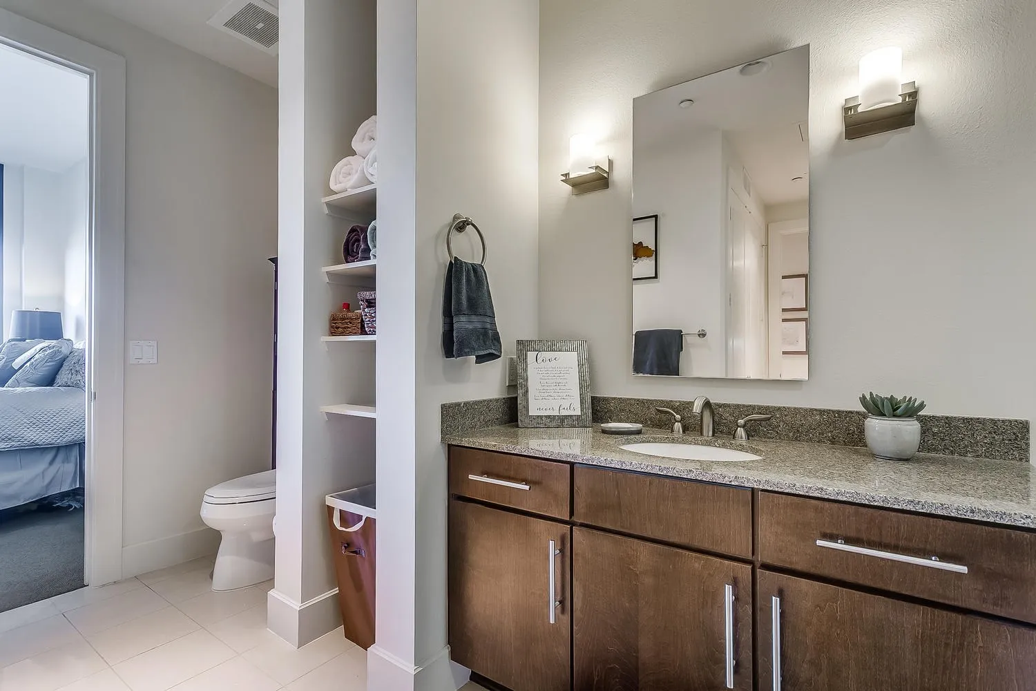 Condominium For Rent in Tarrant County , 3100 W 7th Street 708, Fort Worth, Texas 76107, 1 Bedroom, 1 Bathroom, 1 Garage spaces, 885 Sqft, built in 2009, mls#21375983, Real Estate Agent in Fort Worth, Homes For Rent in Tarrant county, Homes For Rent in Fort Worth, Realtor in Fort Worth Texas, Real Estate Brokerage Independent Realty Texas, Luminita Cordes Realtor