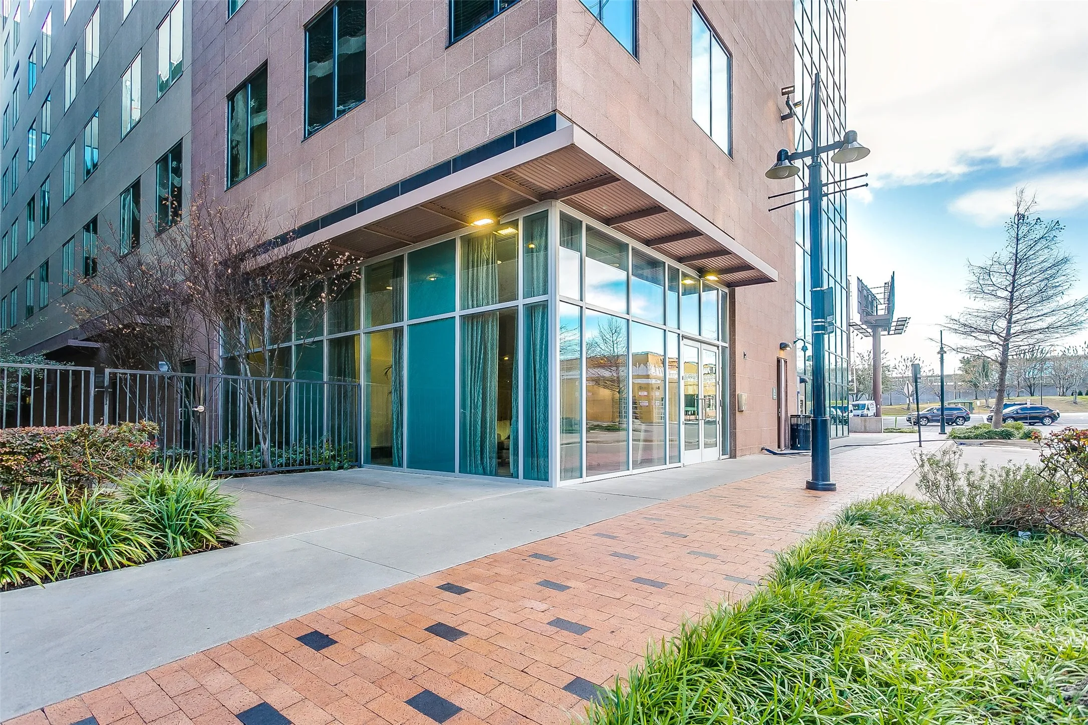 Condominium For Rent in Tarrant County , 3100 W 7th Street 708, Fort Worth, Texas 76107, 1 Bedroom, 1 Bathroom, 1 Garage spaces, 885 Sqft, built in 2009, mls#21375983, Real Estate Agent in Fort Worth, Homes For Rent in Tarrant county, Homes For Rent in Fort Worth, Realtor in Fort Worth Texas, Real Estate Brokerage Independent Realty Texas, Luminita Cordes Realtor