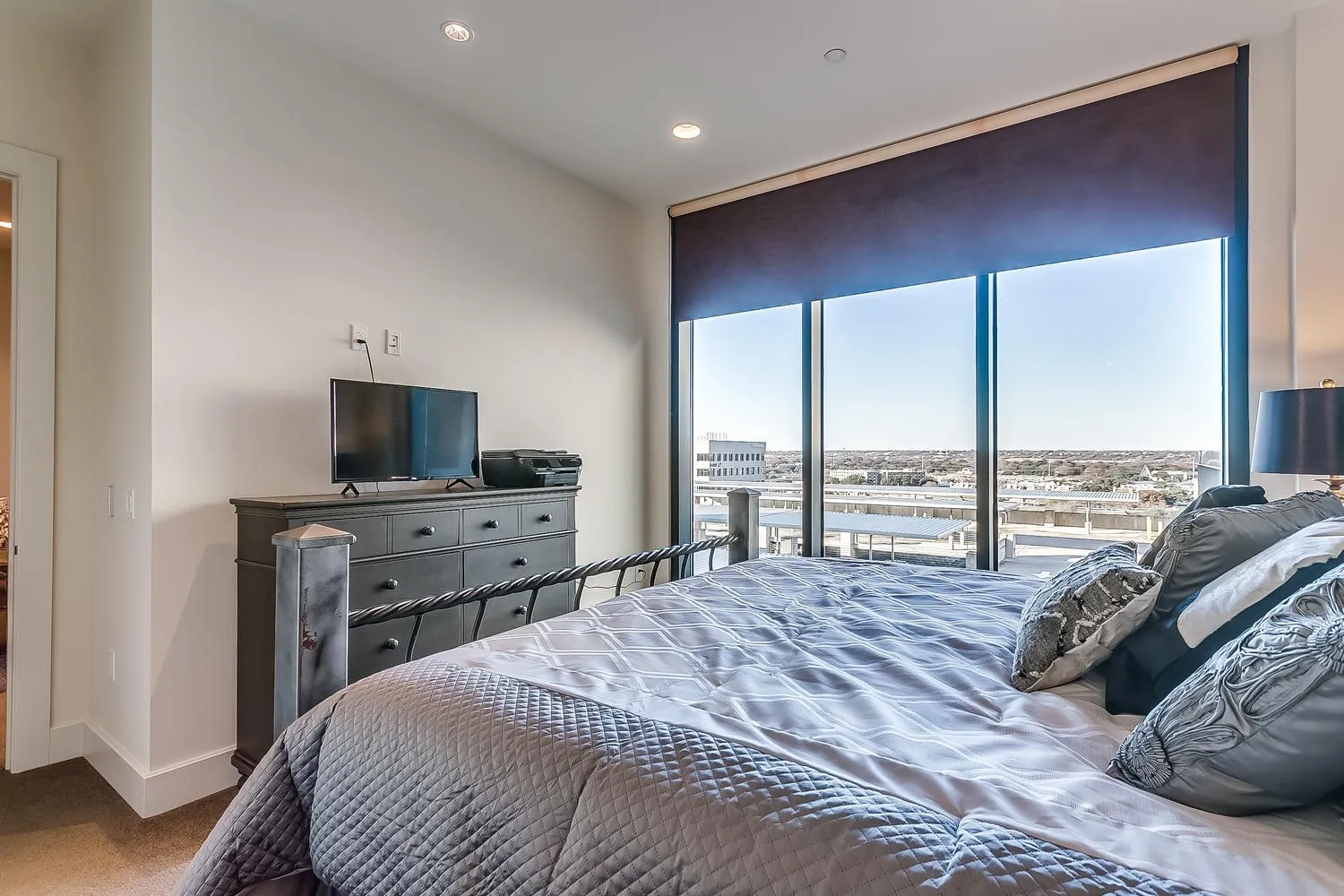 Condominium For Rent in Tarrant County , 3100 W 7th Street 708, Fort Worth, Texas 76107, 1 Bedroom, 1 Bathroom, 1 Garage spaces, 885 Sqft, built in 2009, mls#21375983, Real Estate Agent in Fort Worth, Homes For Rent in Tarrant county, Homes For Rent in Fort Worth, Realtor in Fort Worth Texas, Real Estate Brokerage Independent Realty Texas, Luminita Cordes Realtor